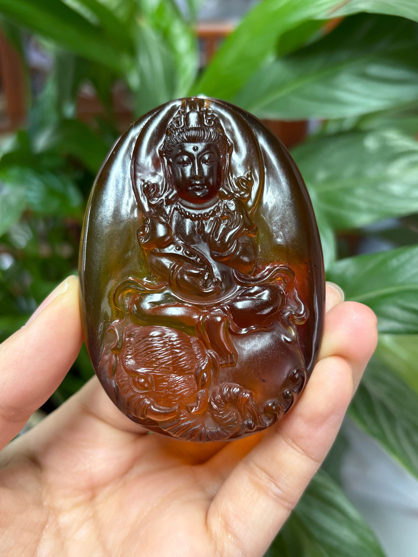 Amber pendant (1 of 2)