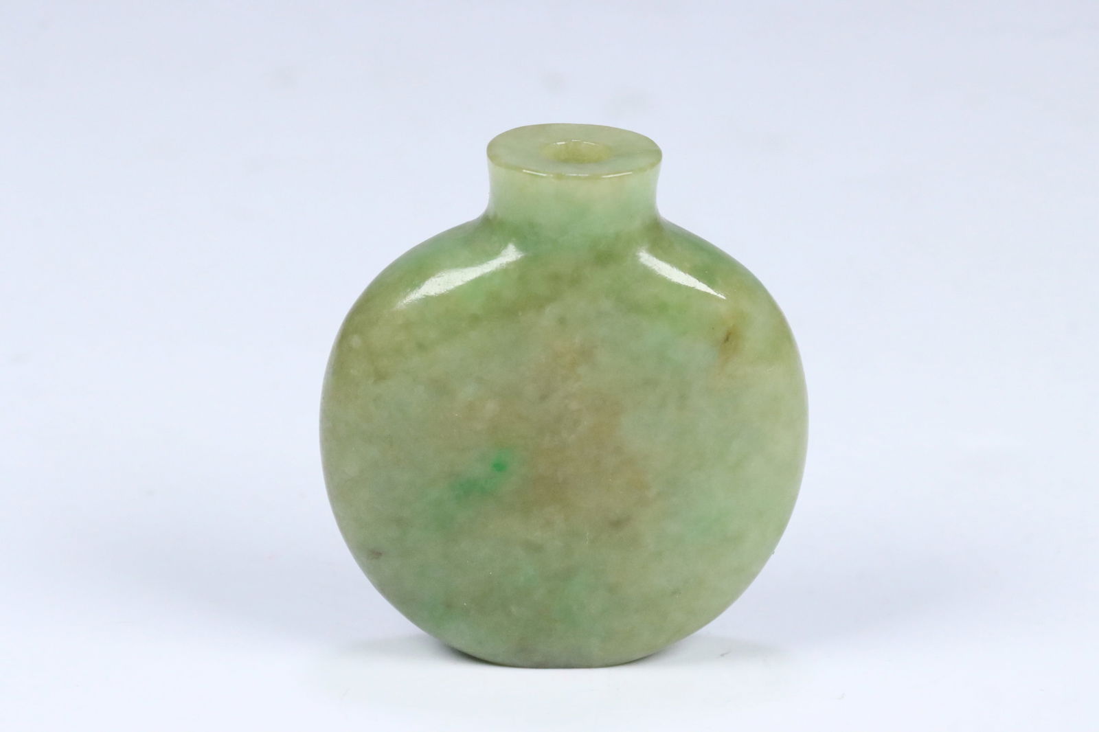 Qing Dynasty jadeite snuff bottle (1 of 1)