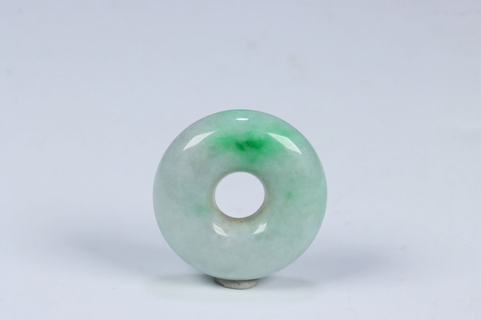 Qing Dynasty jadeite robe ring (1 of 2)