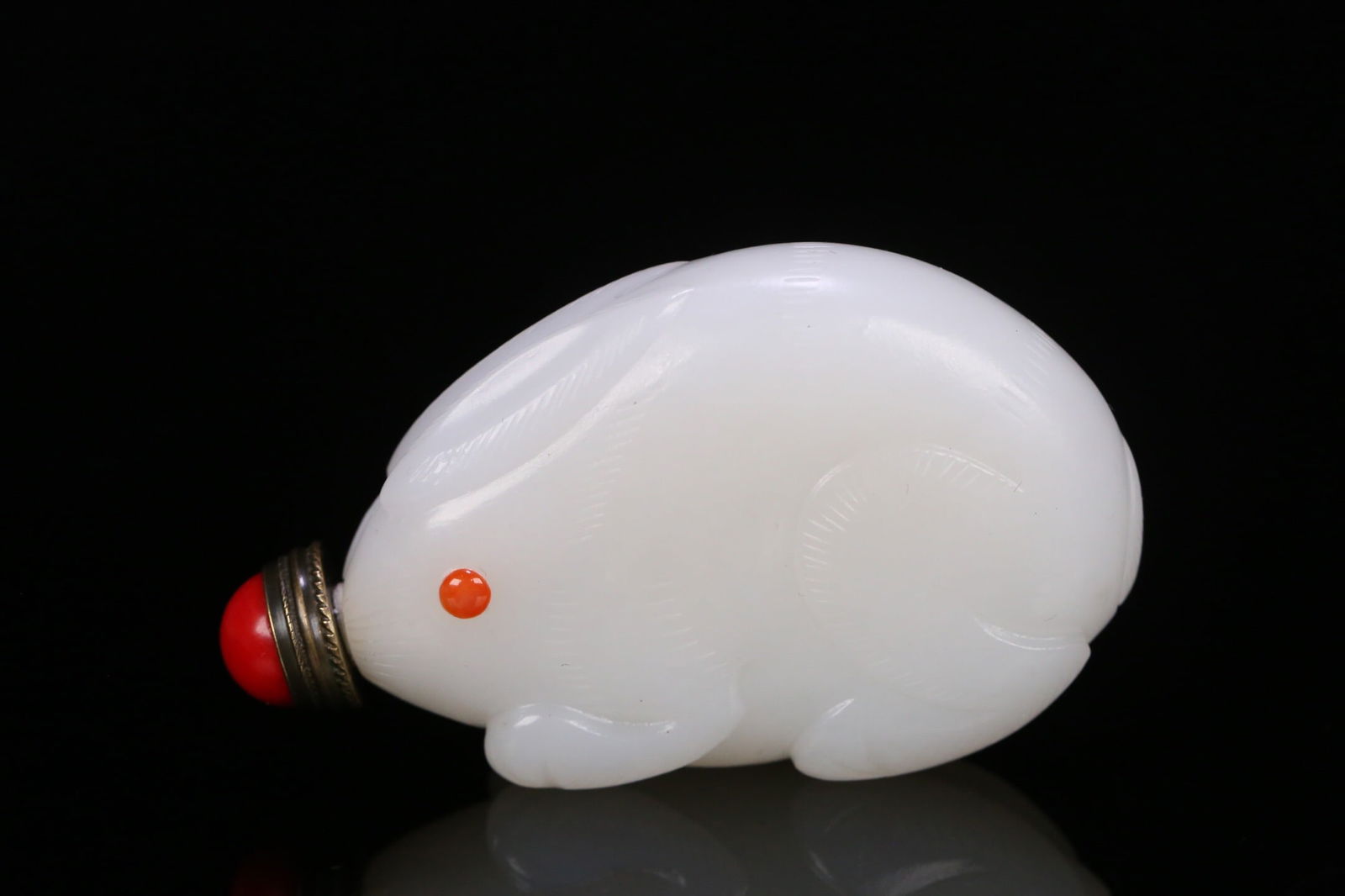 Hetian White Jade Snuff Bottle: 6.4*3.7*1.6/51.4g