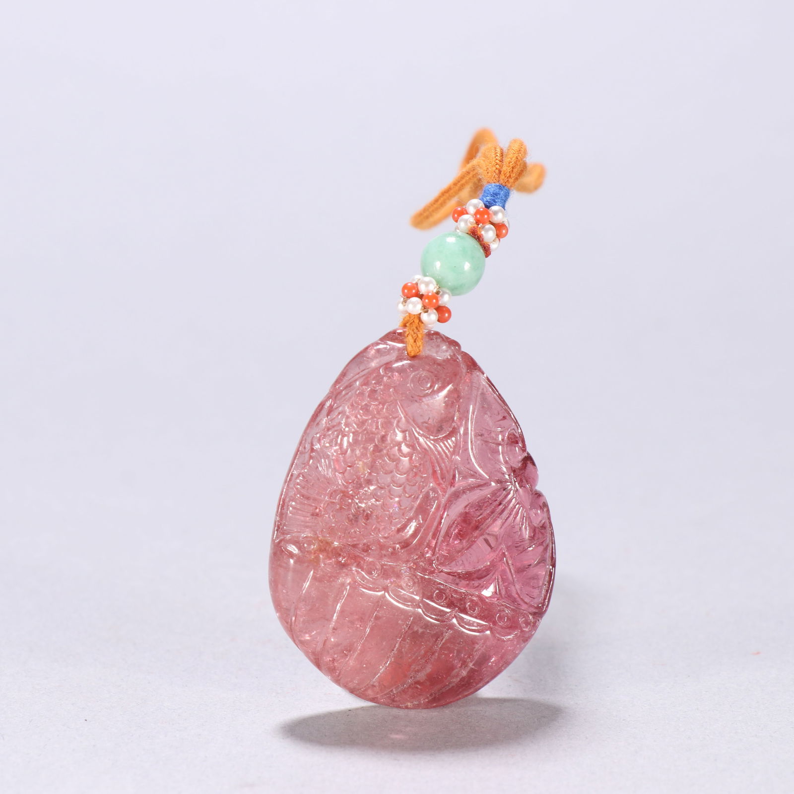 A pair of Tibetan agate three-eyed dzi beads: 4.6*3.6/29g