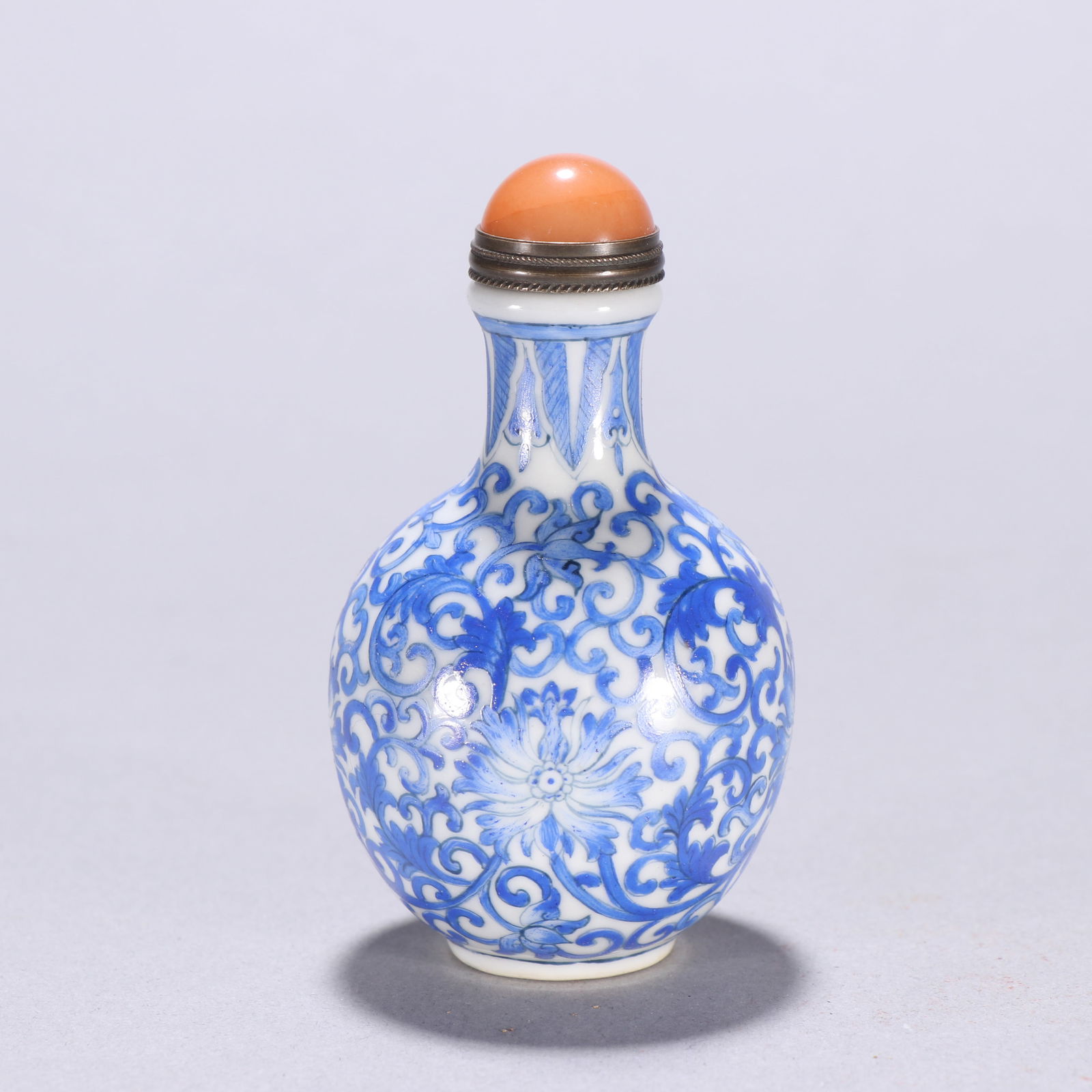 Qianlong mark blue and white snuff bottle: 7.5*4.3/45.6g