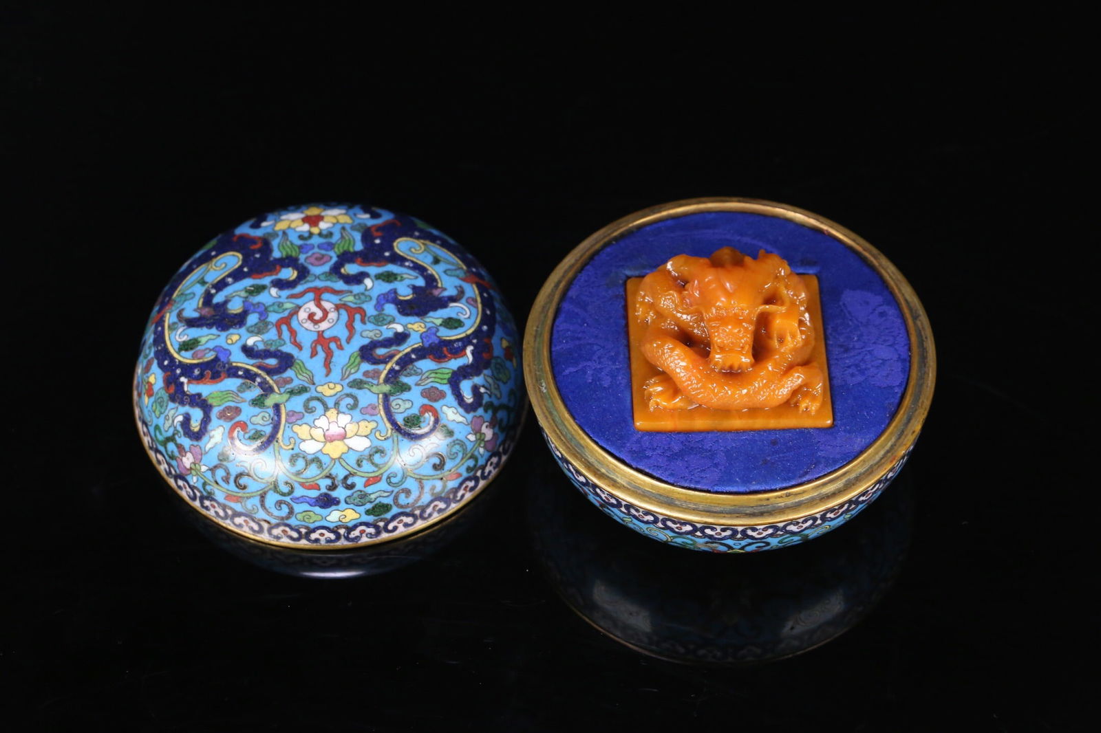 In the first year of the Xuantong reign, the seal of Tian Huangshi and the cloisonn é box of: 5*5*4.4/183g