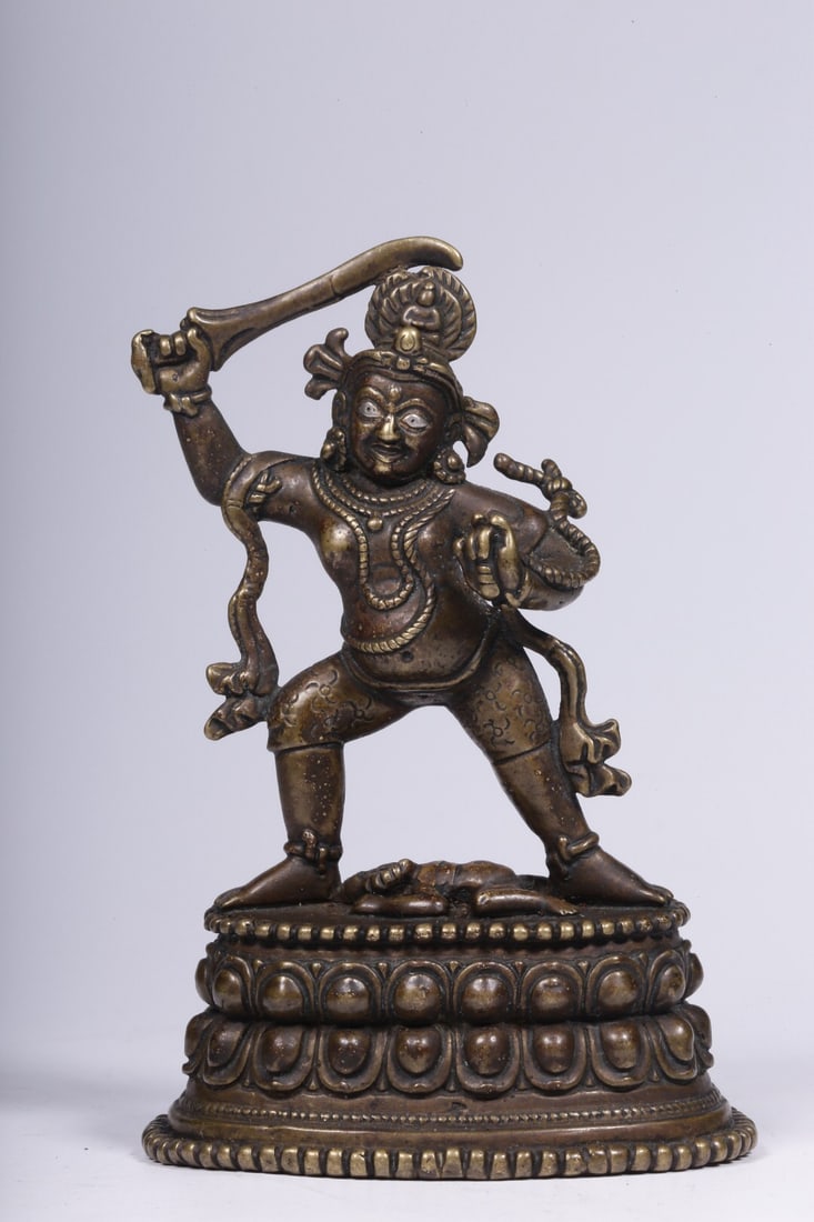 Qing Dynasty Alloy Bronze Buddha Statue with Silver Inlay: 10*6.5*4.2/233g