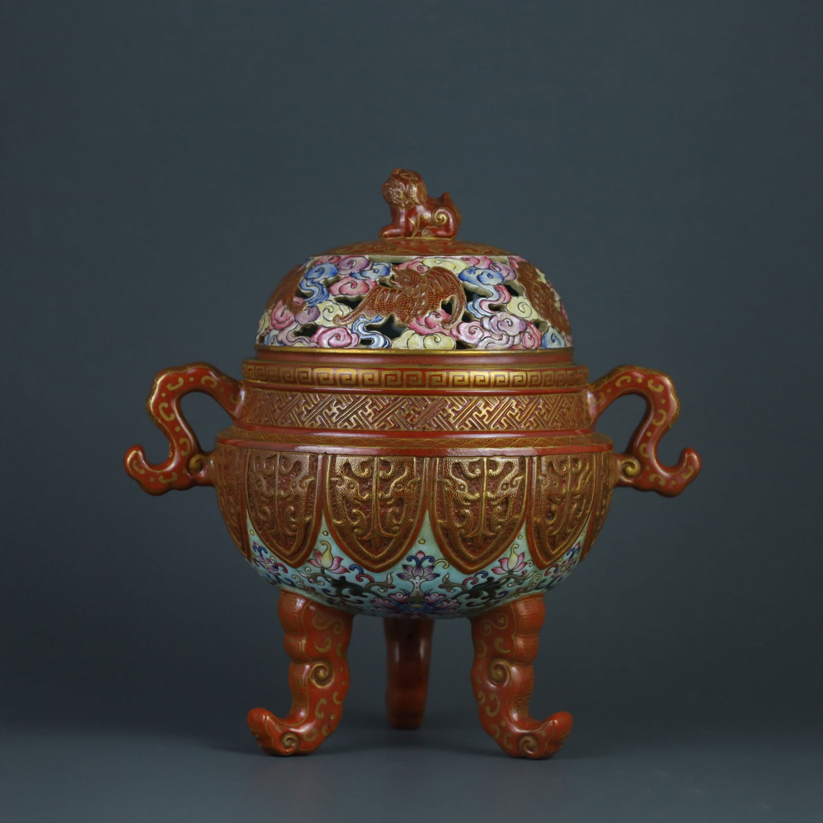 Qianlong mark enamel painted gold aromatherapy stove: 19.8*20