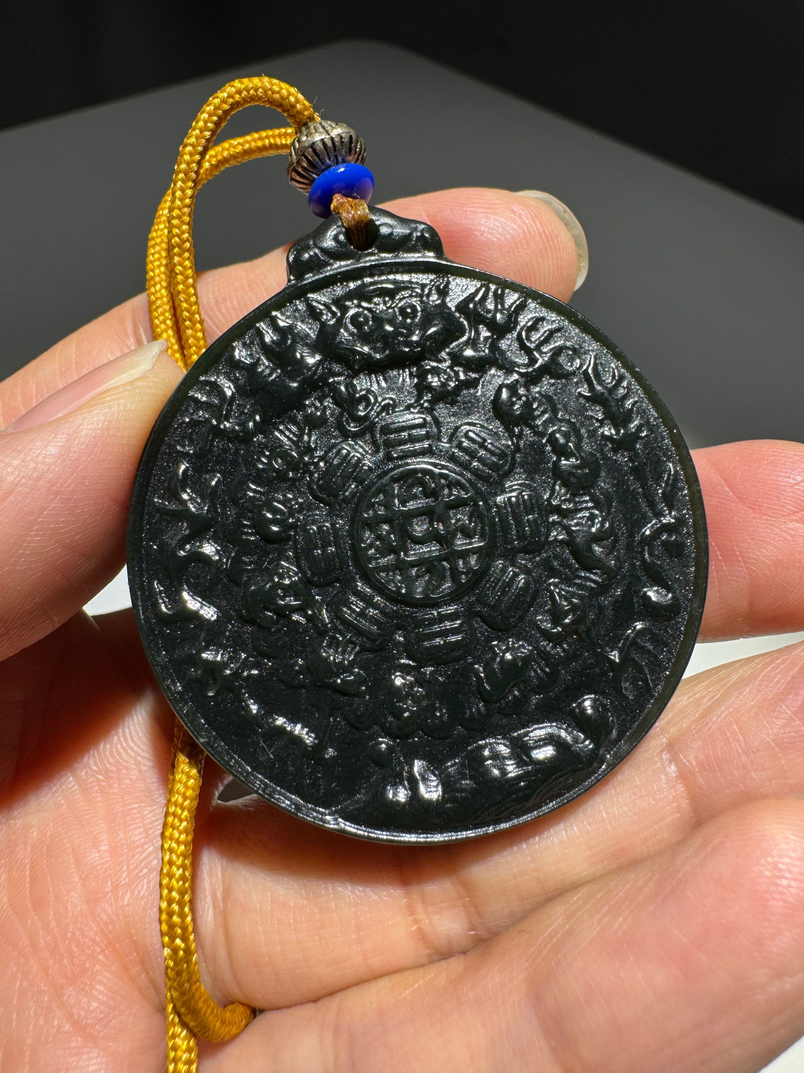 Hetian Biyu pendant: 5.2*4.6*0.8/38g