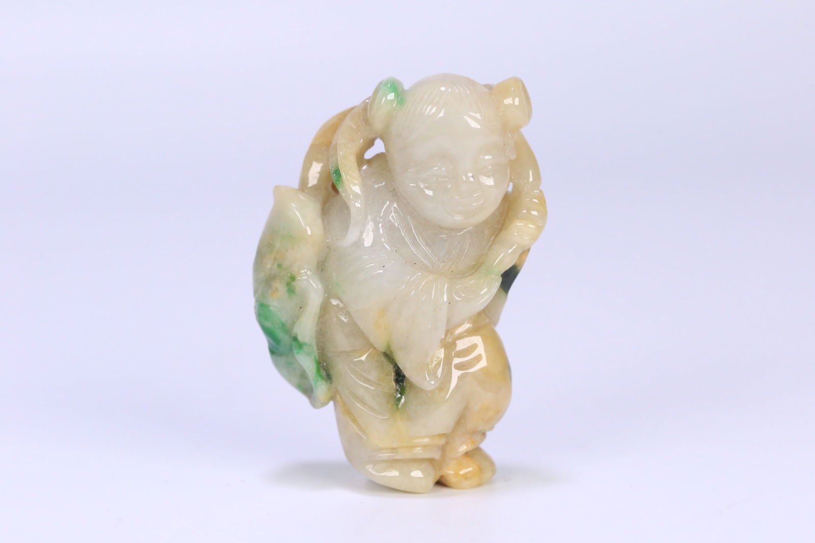 Qing Dynasty Jadeite Pendant: 5.4*3.6*1.6/51.2g