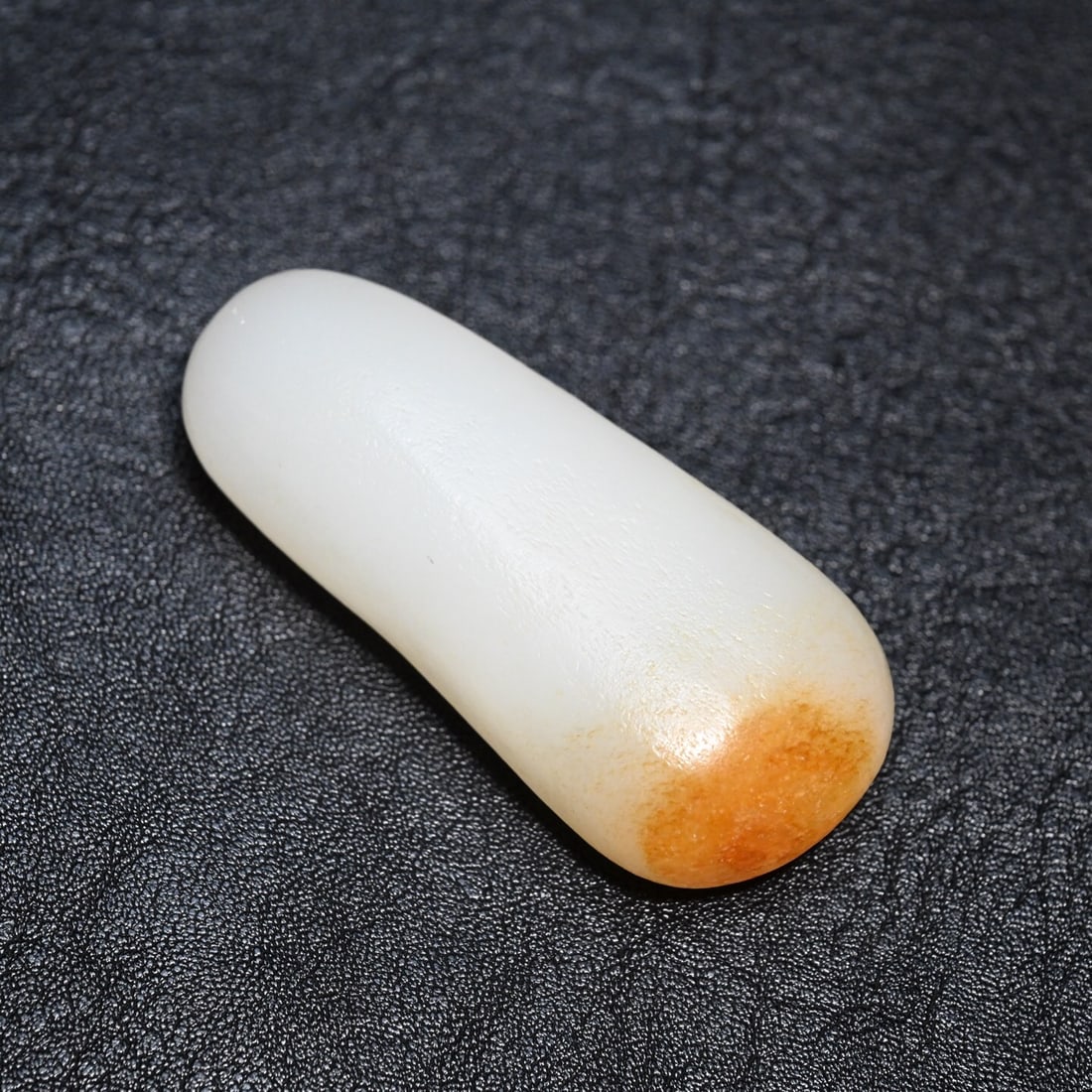 Red-skinned Hetian Jade Pebble: 70.8g