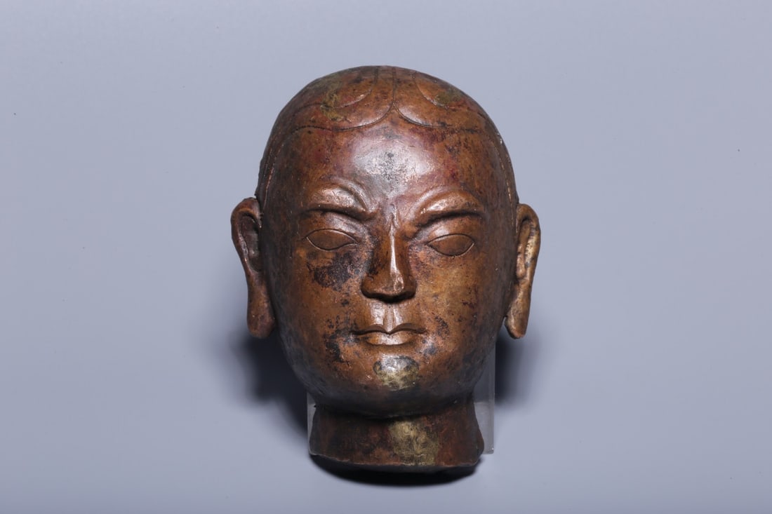 Qing Dynasty Bronze Hammered Buddha Head: 10.7*8.5*5.2/92g