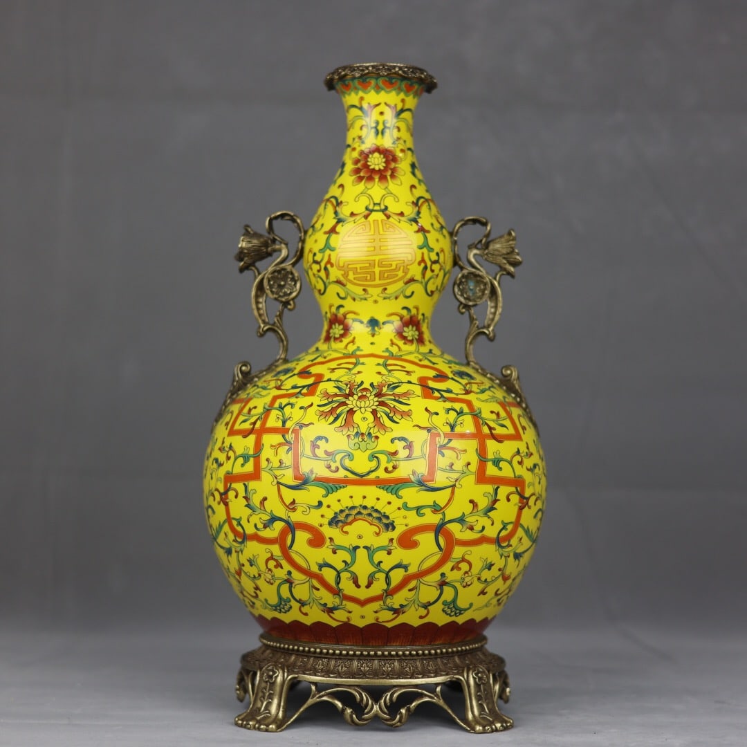 Qianlong-era yellow-ground enamel-painted gourd-shaped vase with copper lace trim: 43*7.5/21*17.5