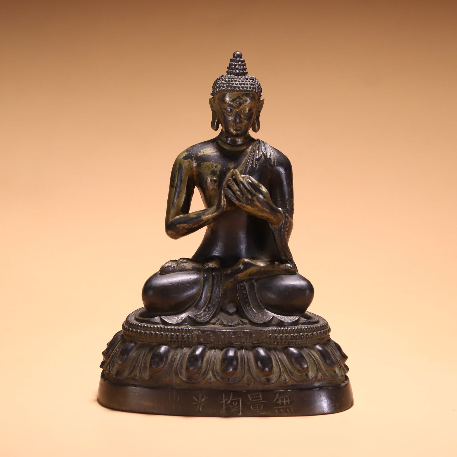 Qing Dynasty Six-Tier Buddhist Pavilion with Gilt Bronze Buddha Statue: 18.2*13.5*9.5/2473.8g