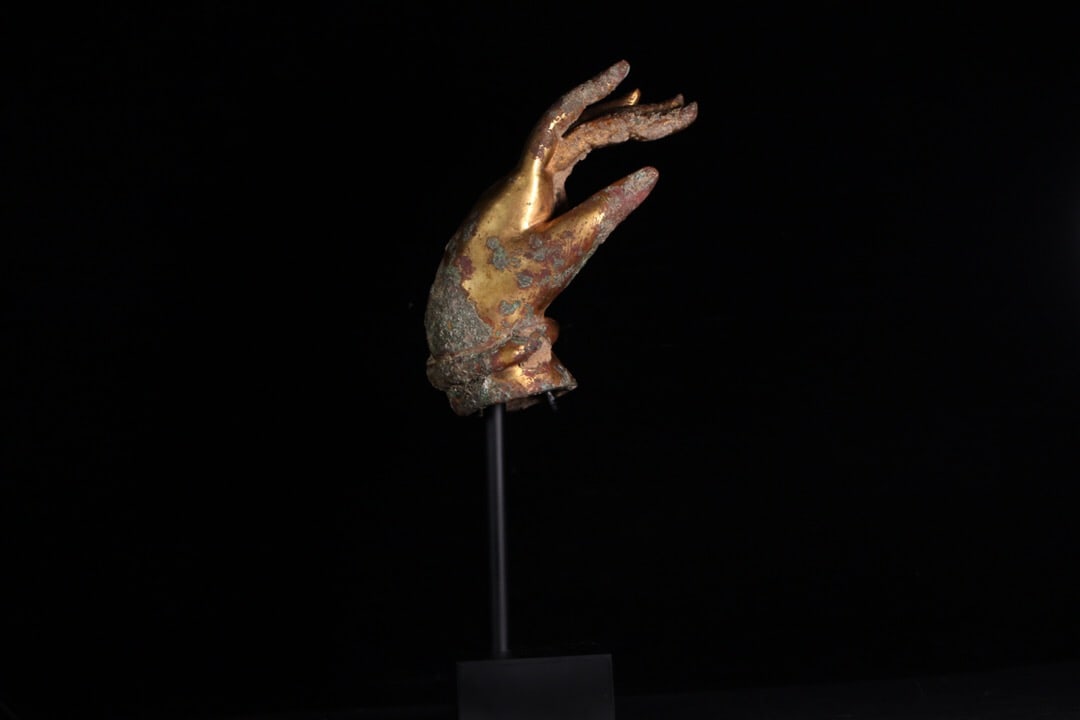 17th Century Gilt Bronze Buddha Hand: 20.15*7.65*6.65/130.6g