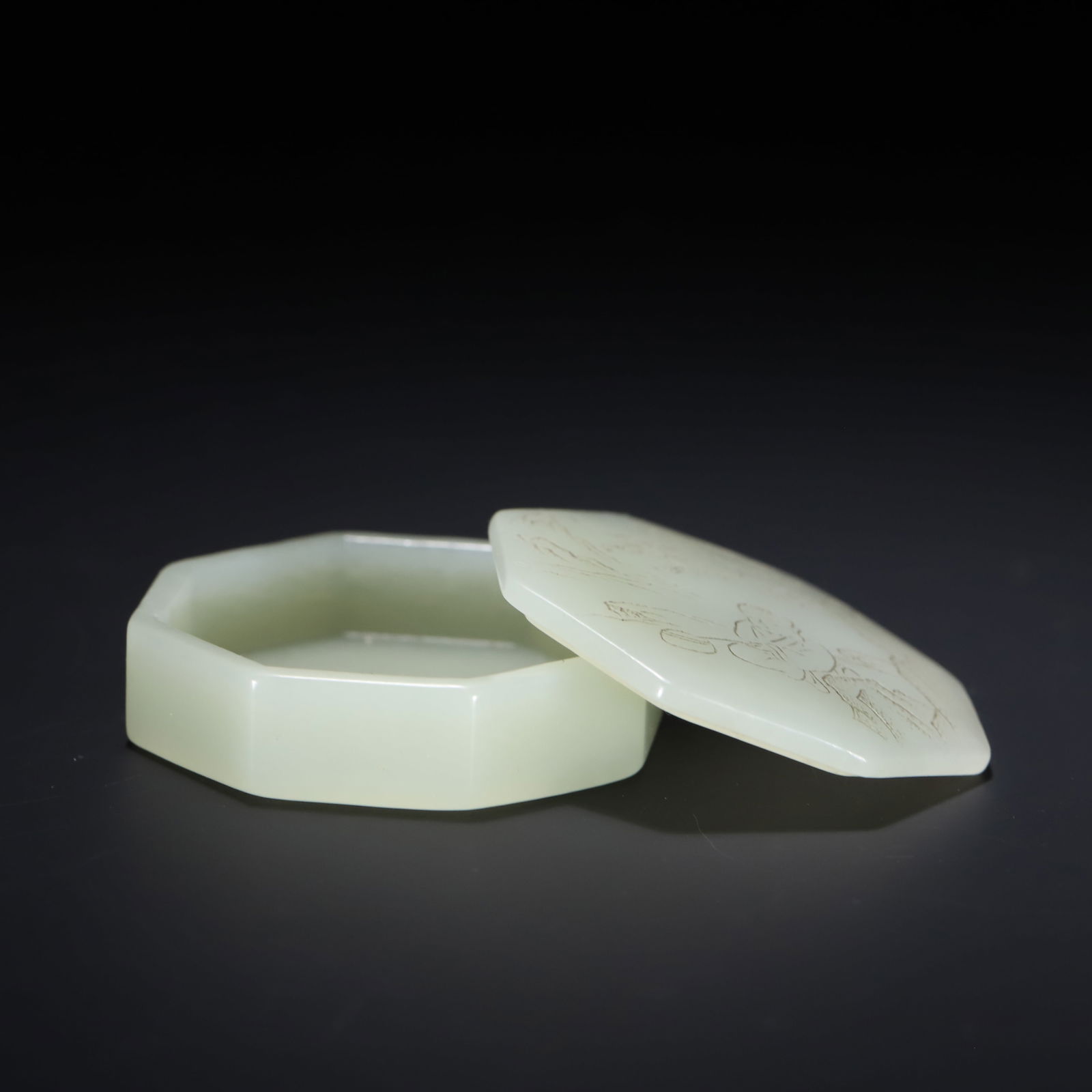 Hetian Jade Covered Box - 2