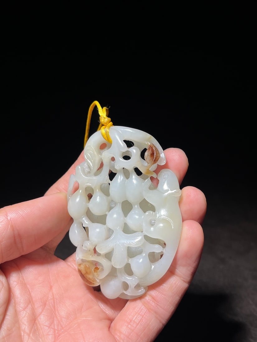 Qing Dynasty Hetian Jade Pig-Dragon Pendant: 7.4*5.2*2.5/66.3g