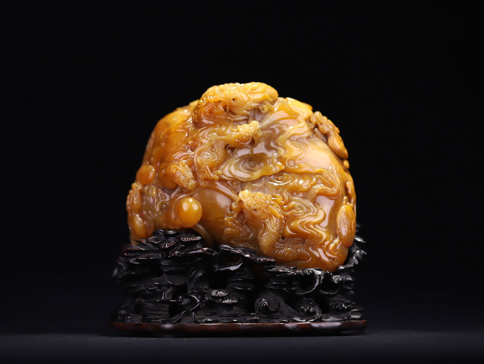 Qianlong-era Tianhuang stone ornament: 11.6*13.5*9/1753.2g