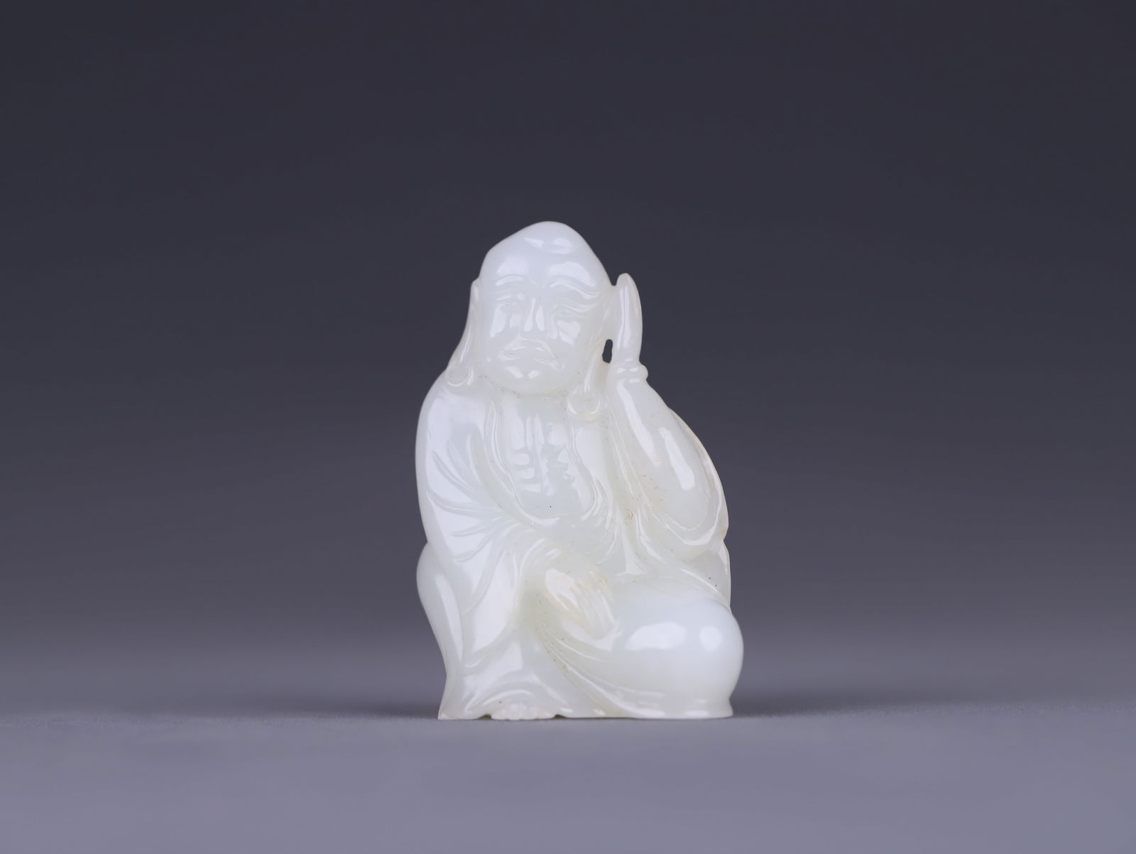 Hetian jade carvings: 6*3.8*2.4/64.1g