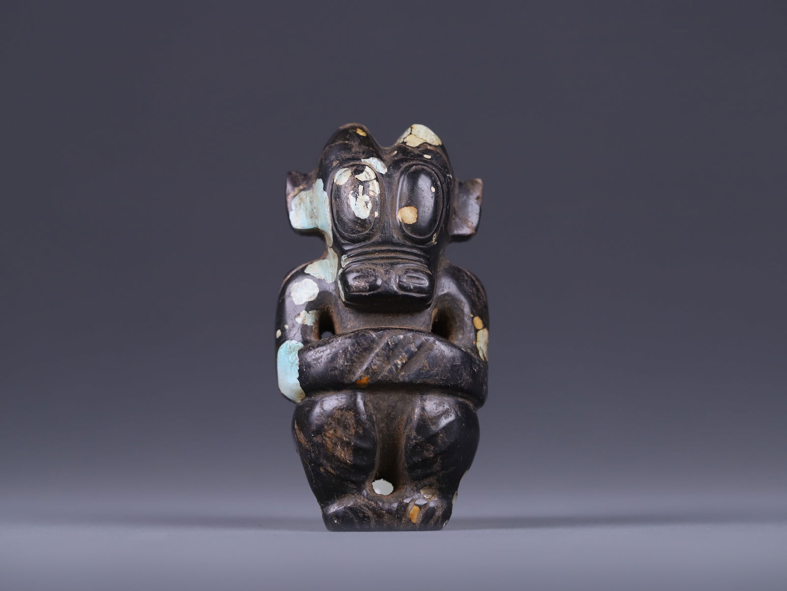 Turquoise carving (1 of 1)