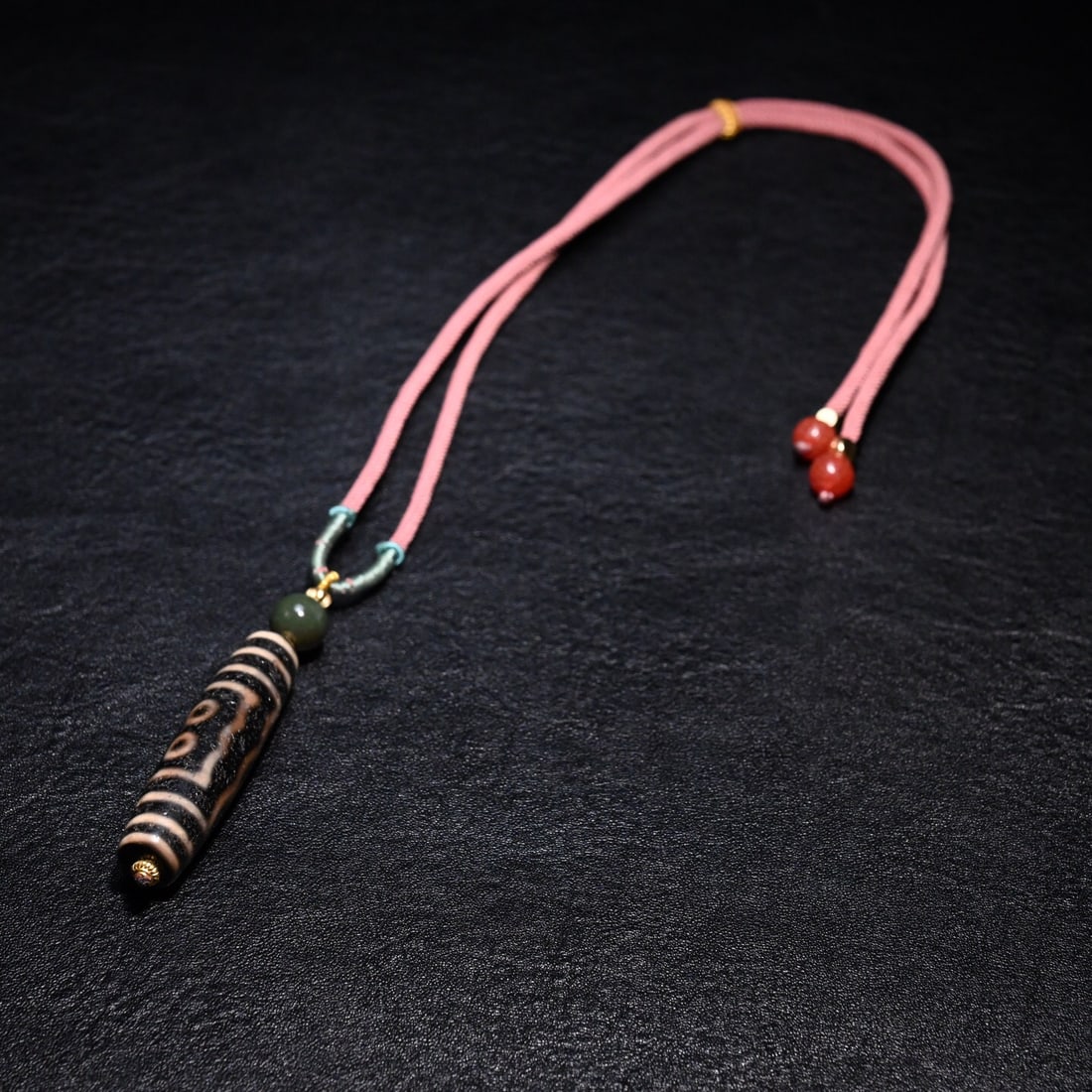 Tibetan Agate Five-Eyed Dzi Bead Necklace: 5.8*1.4/25g