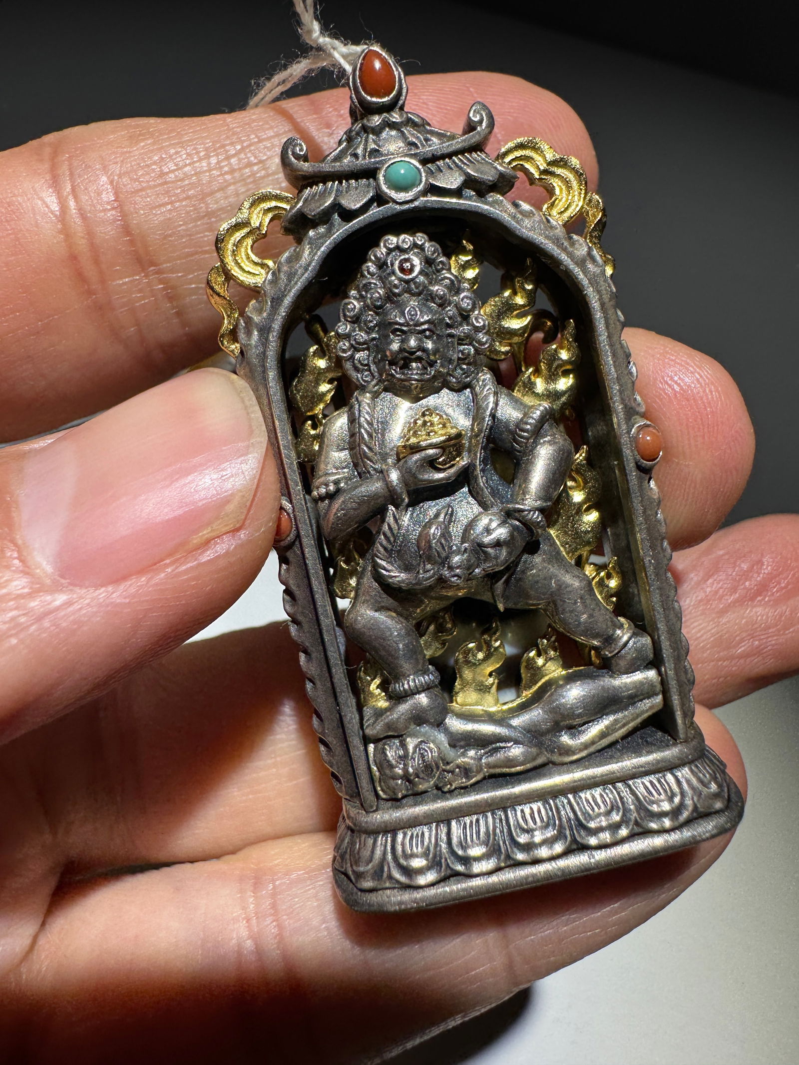 Silver Gilt Inlaid Dzi Bead and Gemstone Pendant: 5.3*2.7*1.84/46.8g