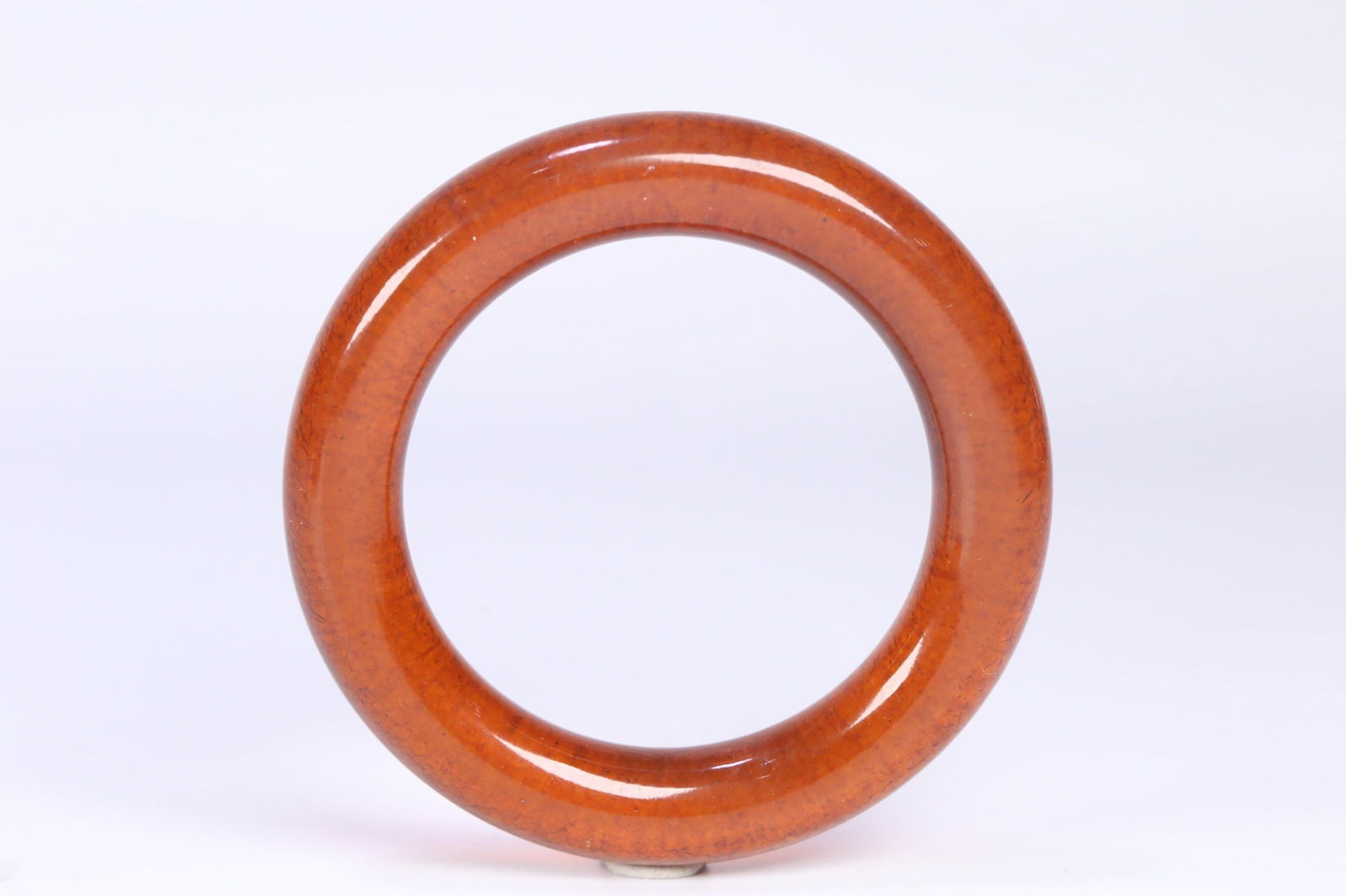 Amber round bracelet (1 of 2)