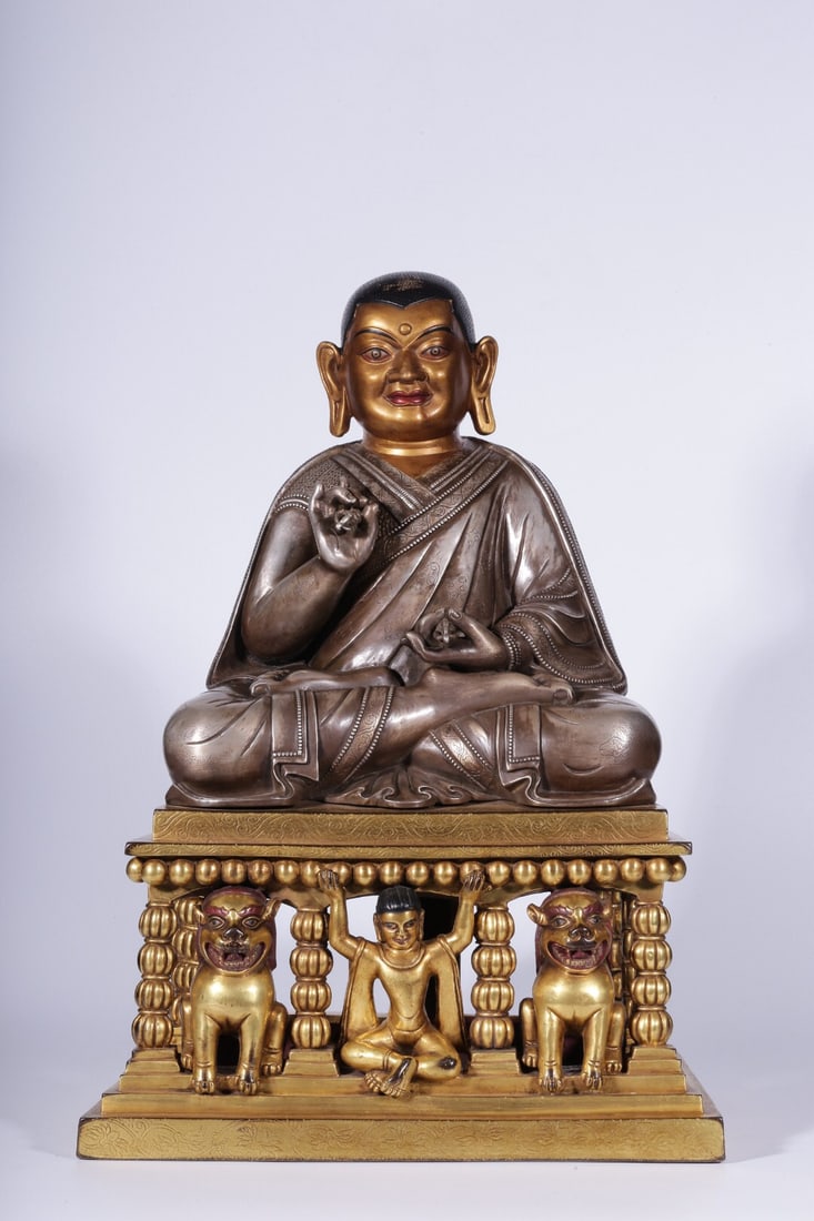 Bronze gilded and silver gilded Buddha statues from the Qing Dynasty: 39*27.8*19/11.95kg