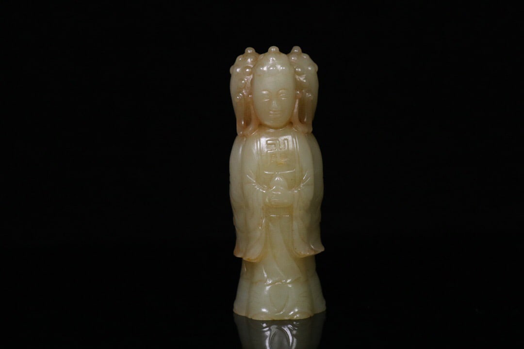 Hetian jade carvings: 8.8*3.1/130.9g