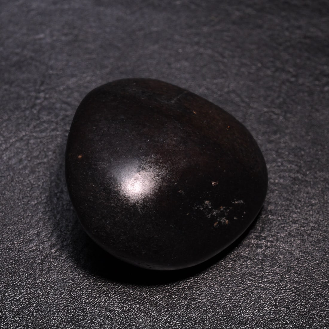 Hetian Jade Black-Patterned Raw Stone - 2