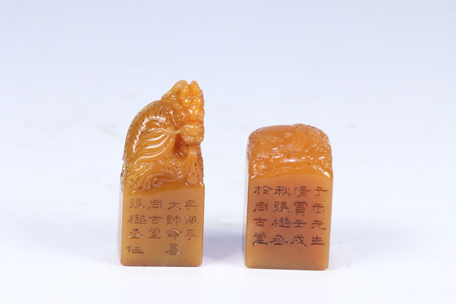 A set of Tianhuang stone seals bearing the mark of Zhang Yuecheng: 5.9*2.68*2.35/4.33*2.73*2.8/149.7g