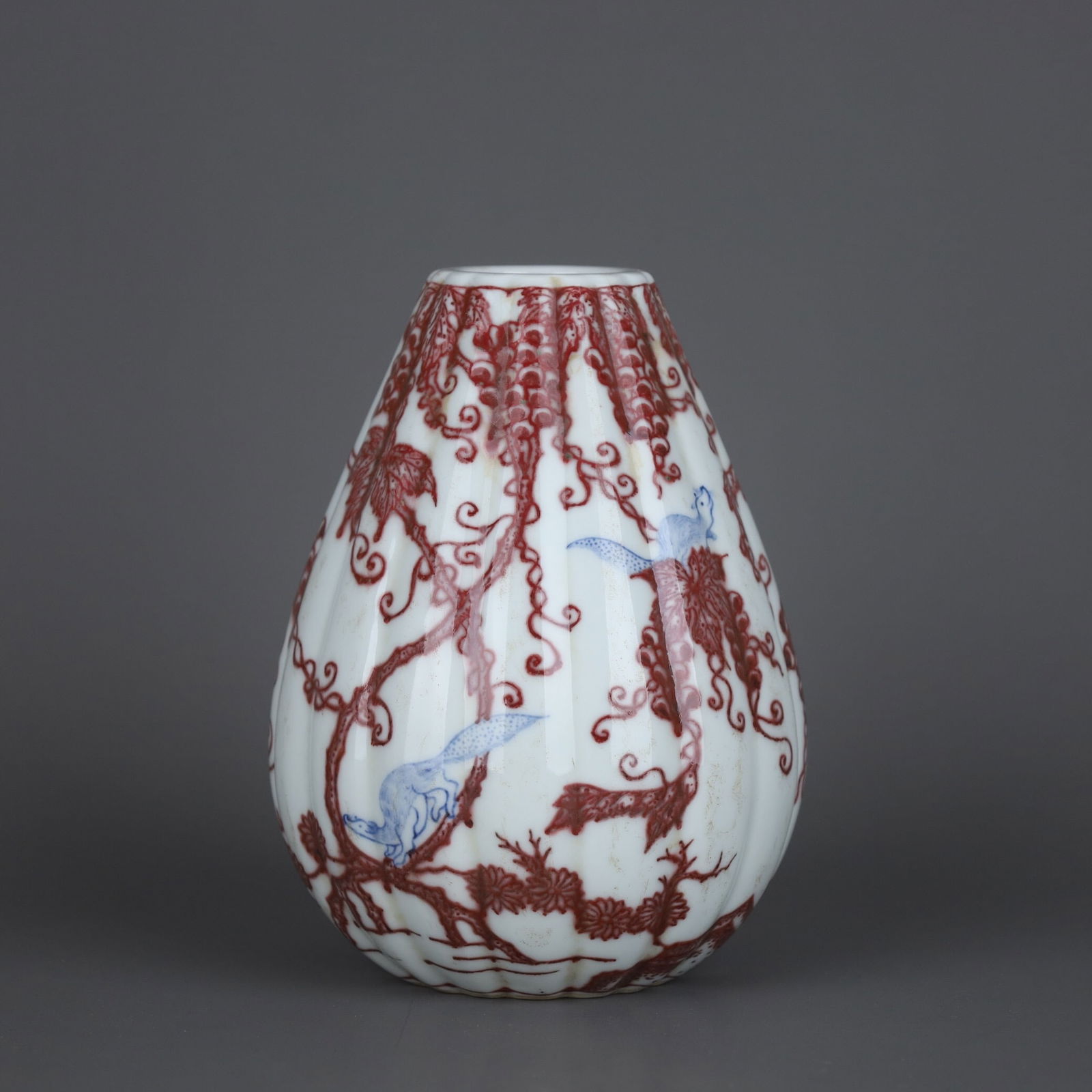 Qianlong- mark blue and white porcelain vase with underglaze red decoration: 15*11.5