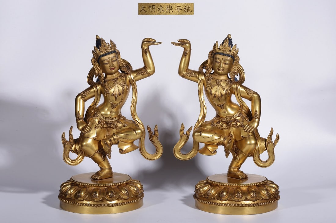 A pair of Yongle mark copper gilded Buddha statues: 36*21*18.5/10.3kg