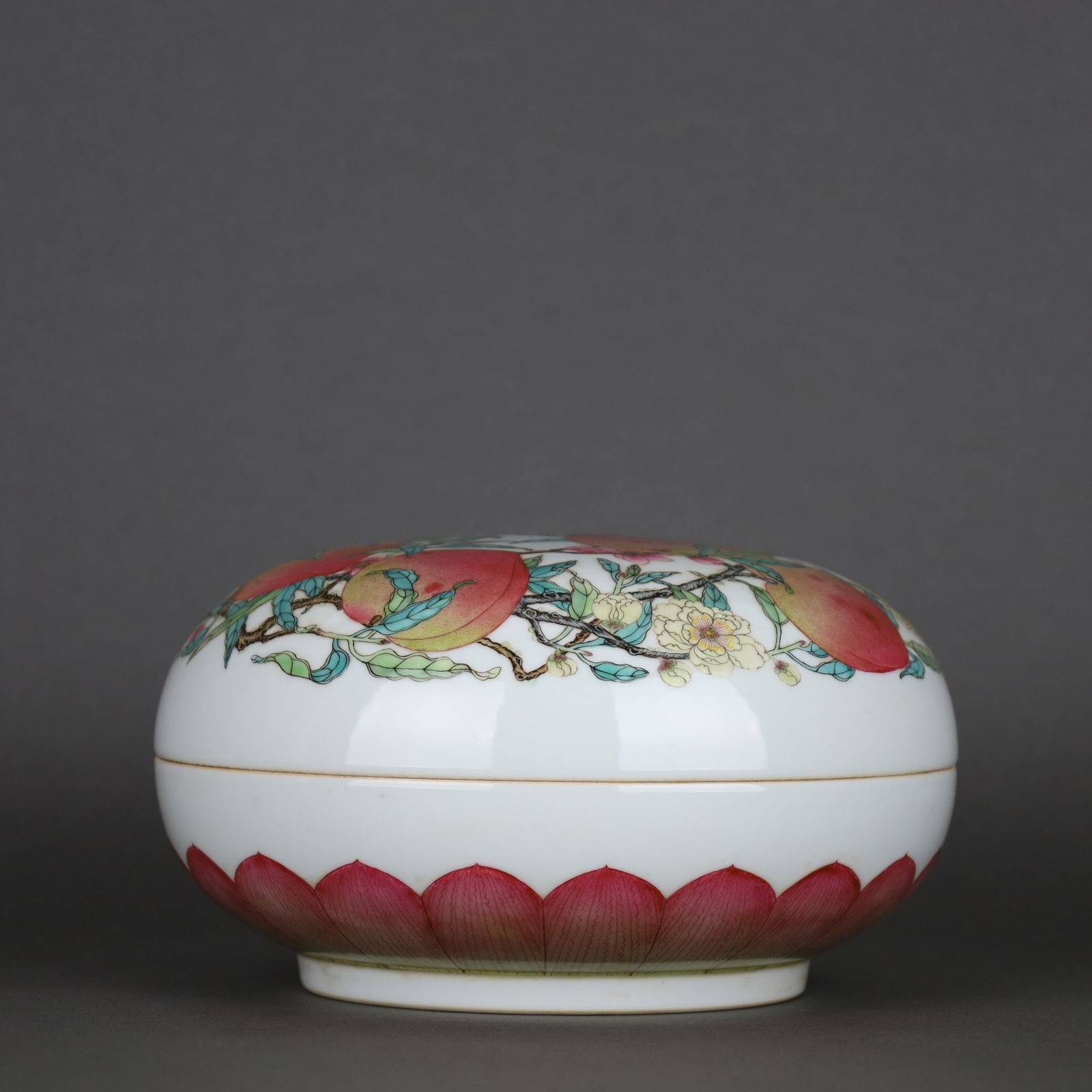 Yongzheng mark jade carrying box: 19.5*11