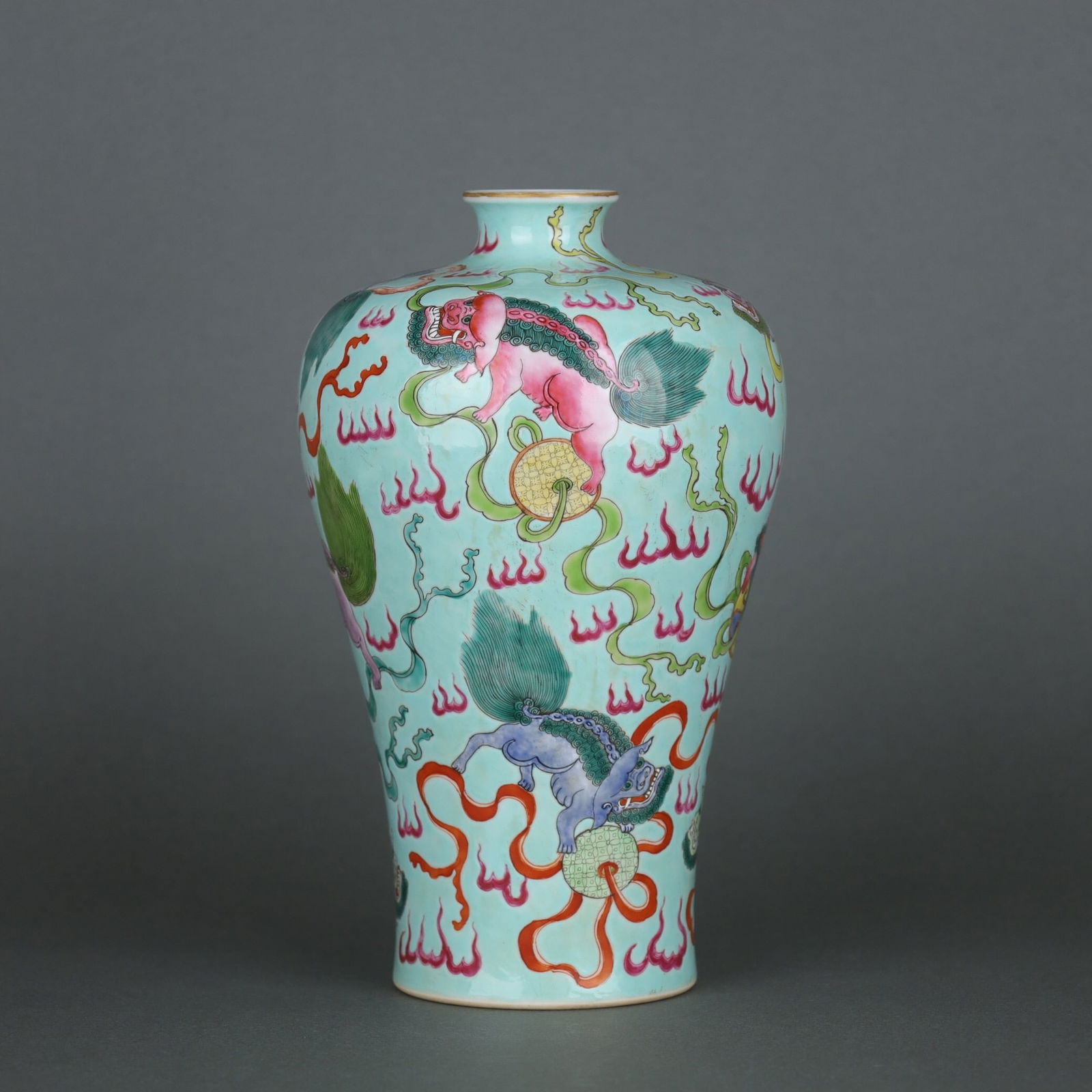 Jiaqing mark pine stone green space pink plum vase: 22.4*14.2