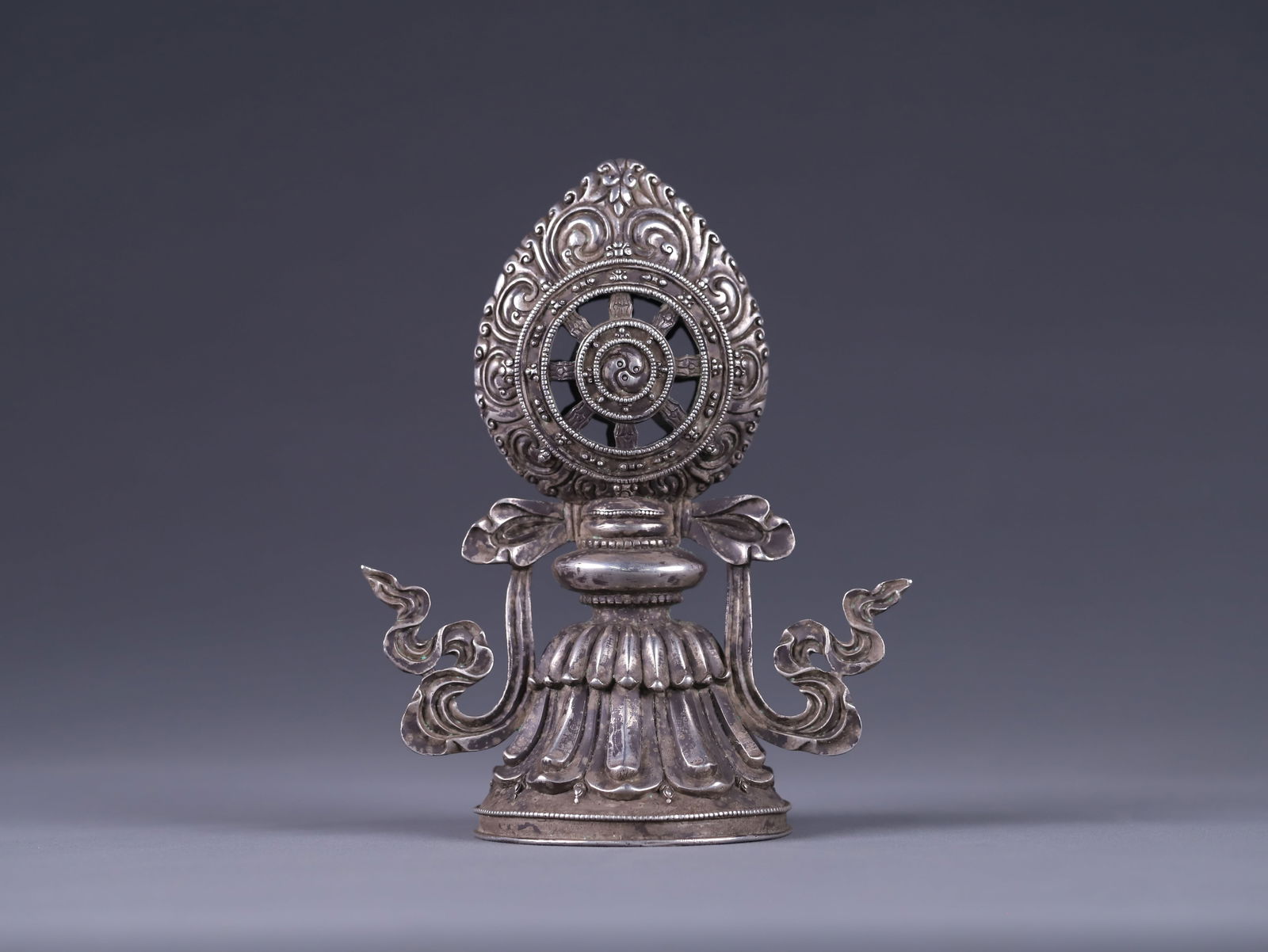 Qing Dynasty Tibetan Pure Silver Falun Ornament: 17.1*13.5/749.1g