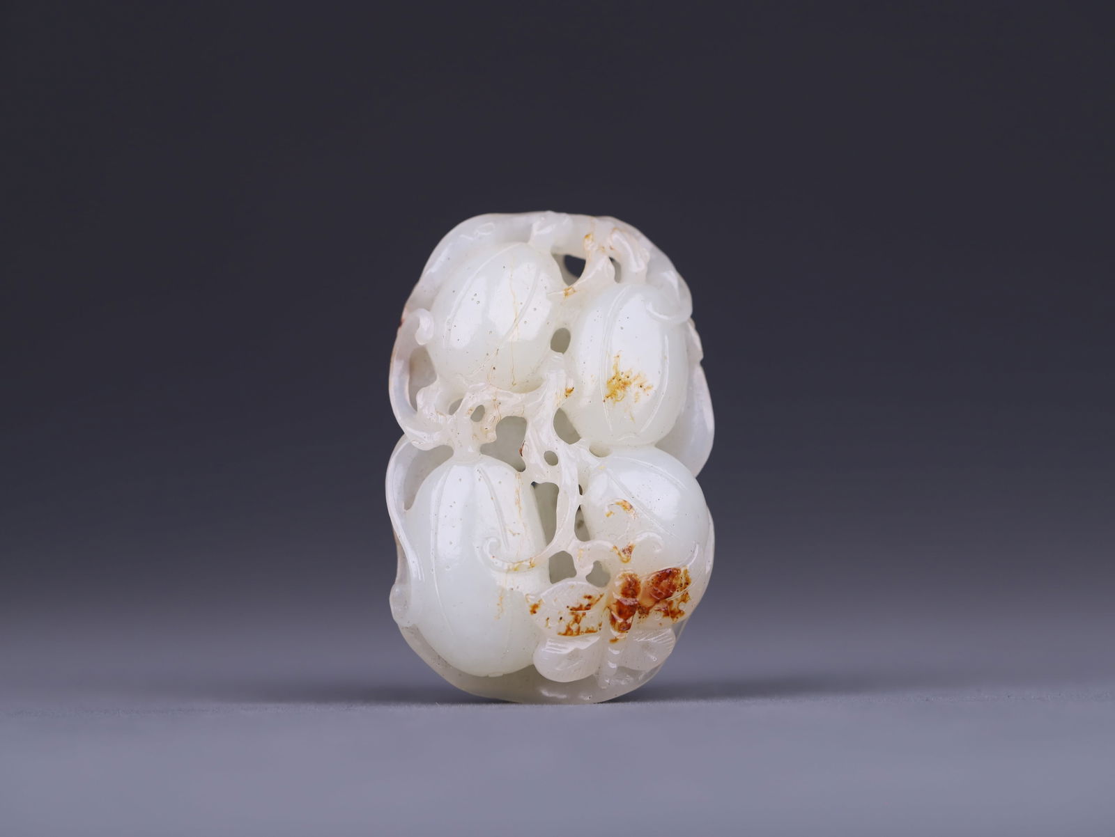 Qing Dynasty Hetian Jade Pebble Pendant (1 of 2)