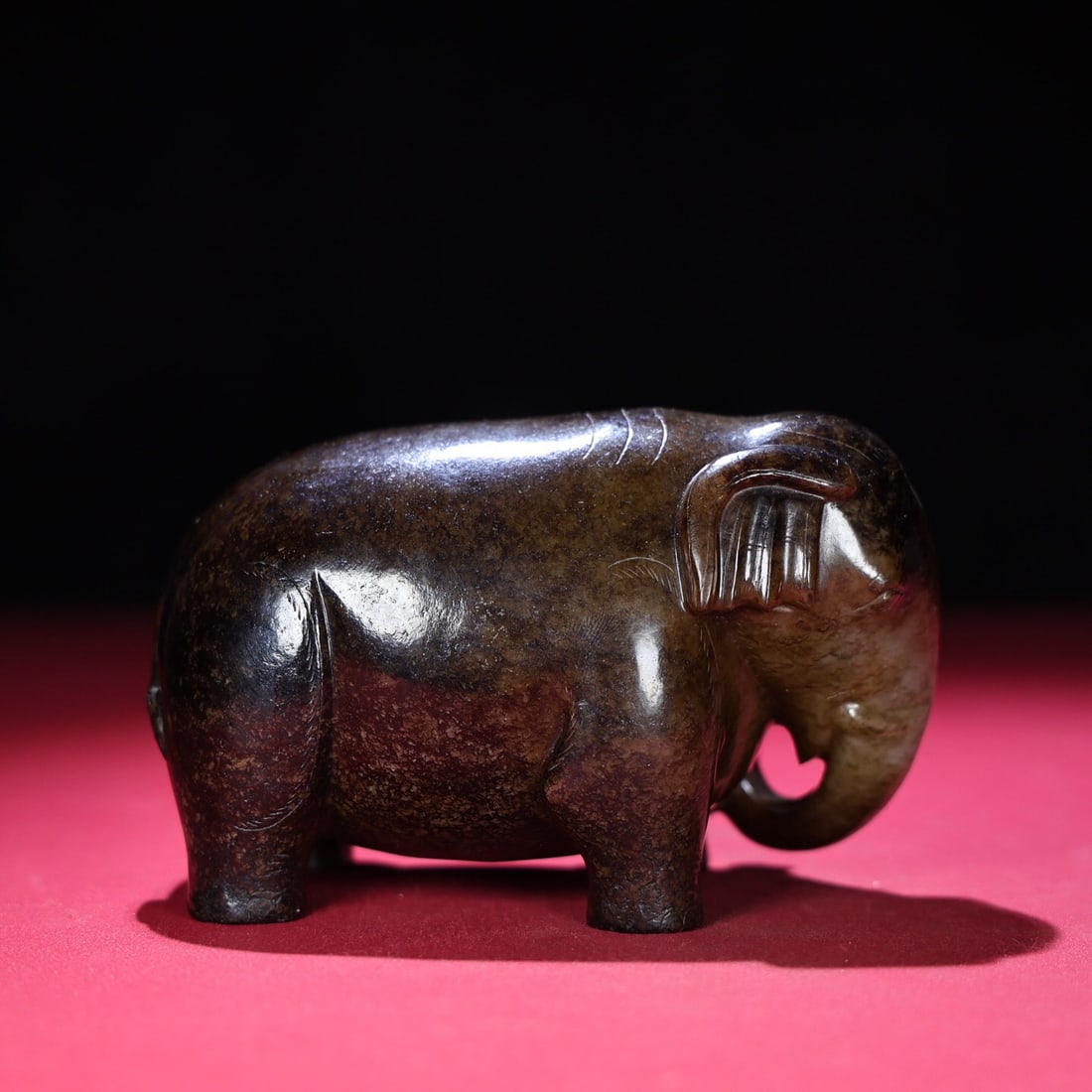 Hetian Jade Ornament: 13*8.2*6.6/1182g