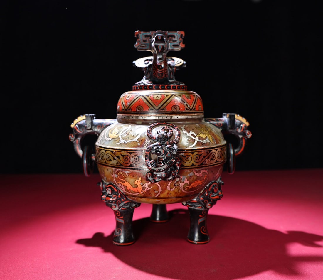 Hetian jade gilt-painted covered incense burner: 18.3*24.9*21.7/3272g