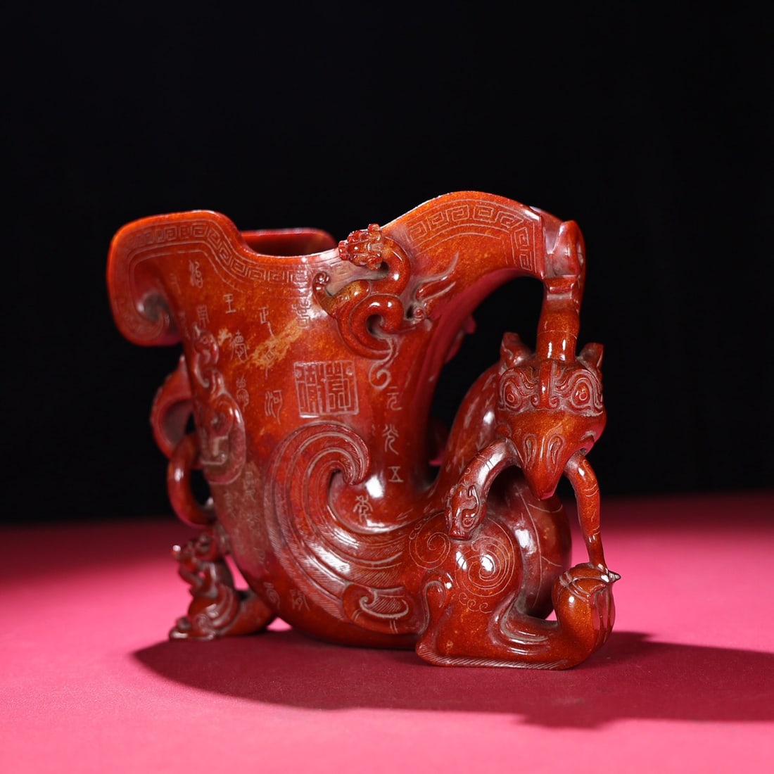 Hetian jade horn cup: 18.8*10.2*16/1.86kg