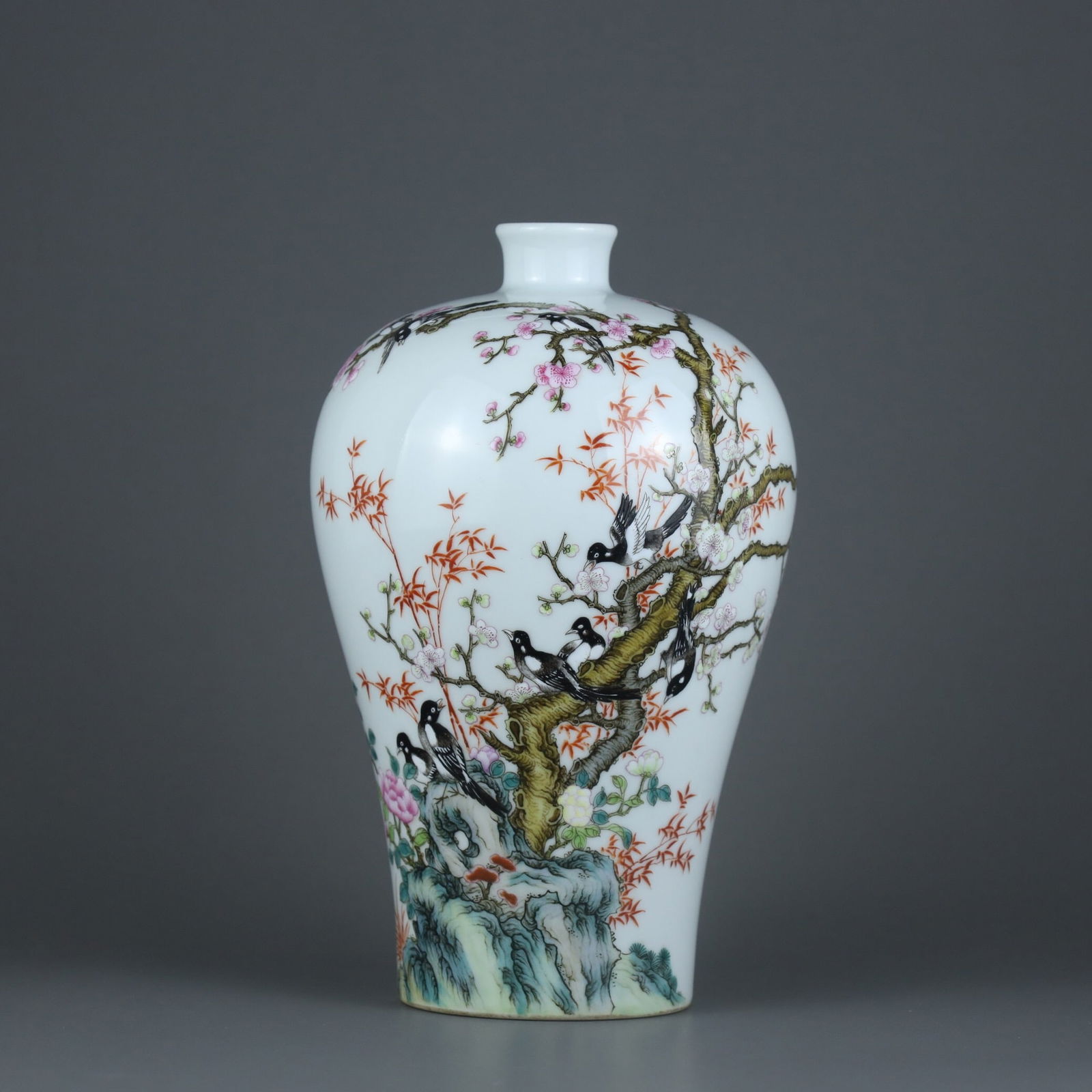 Yongzheng- mark jadeite plum vase: 22*14.3