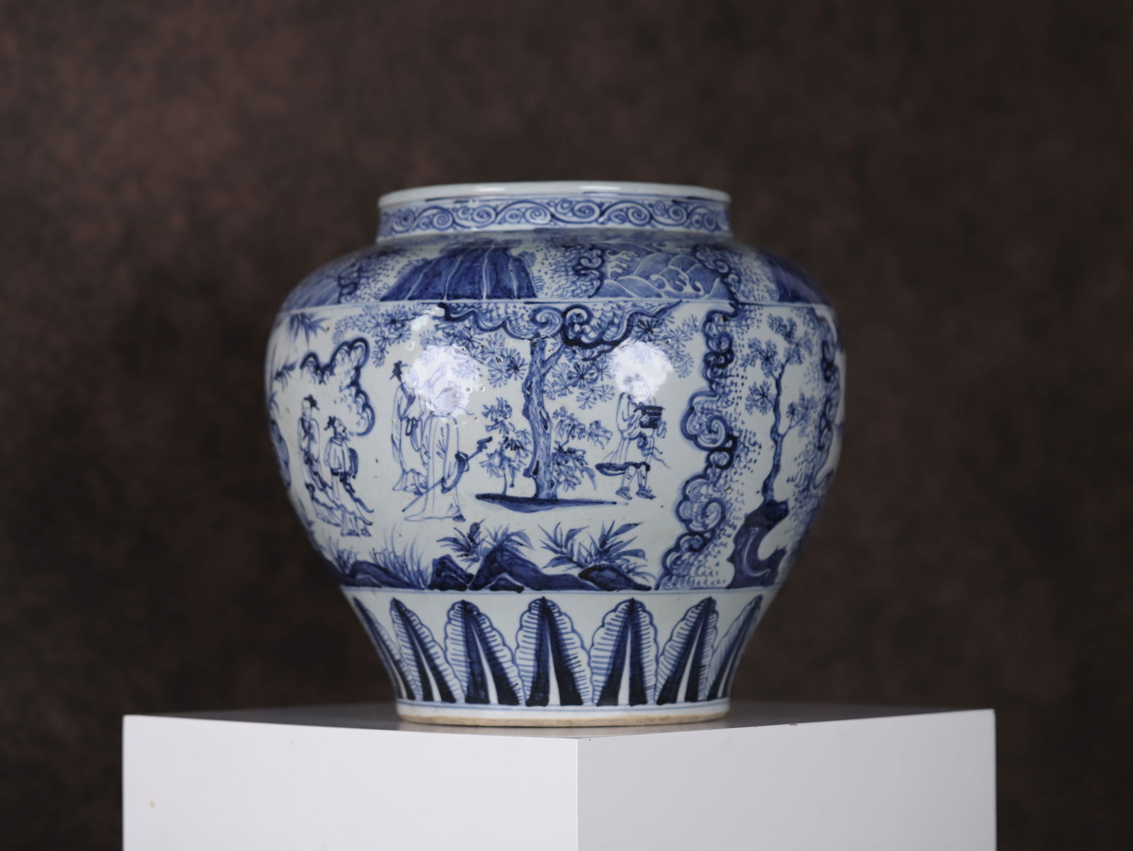 Ming Dynasty blue and white jar (1 of 6)