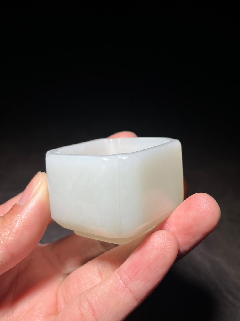 Qing Dynasty Hotan Jade Cup: 4 .6*4.3*3.3/71.9g