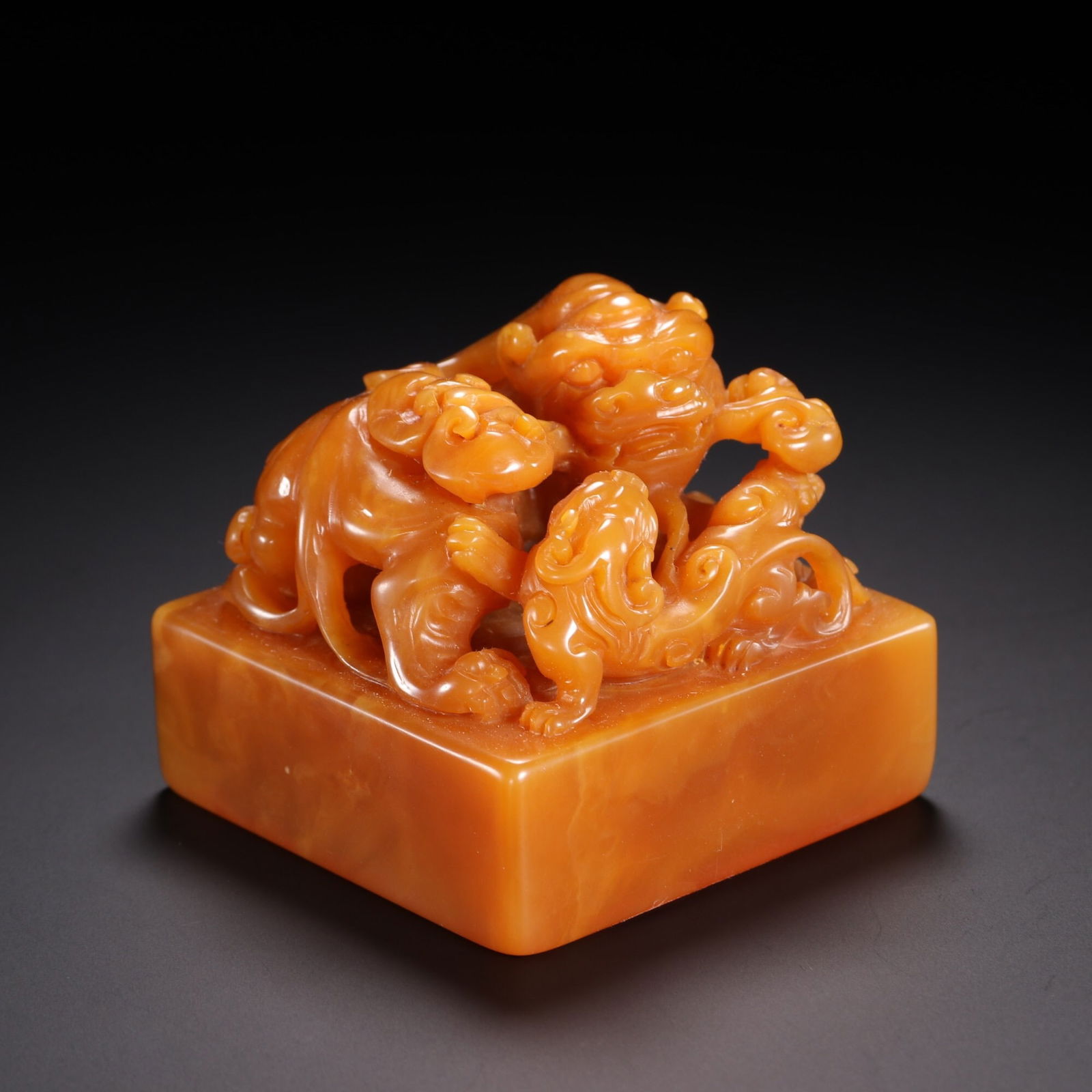 Tianhuang stone seal with Huang Mufu mark (1 of 4)