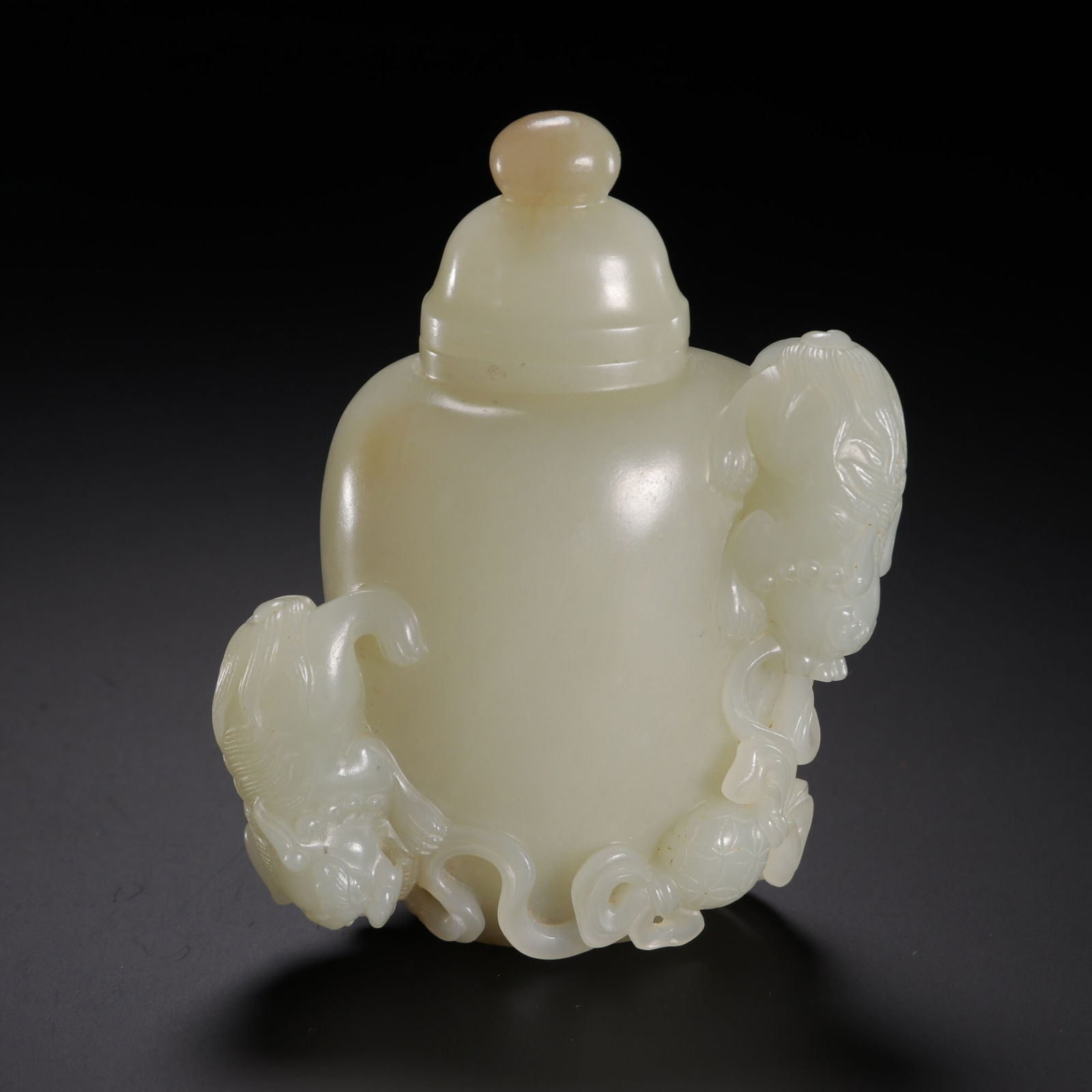 Qing Dynasty Hetian Jade Covered Bottle (1 of 4)