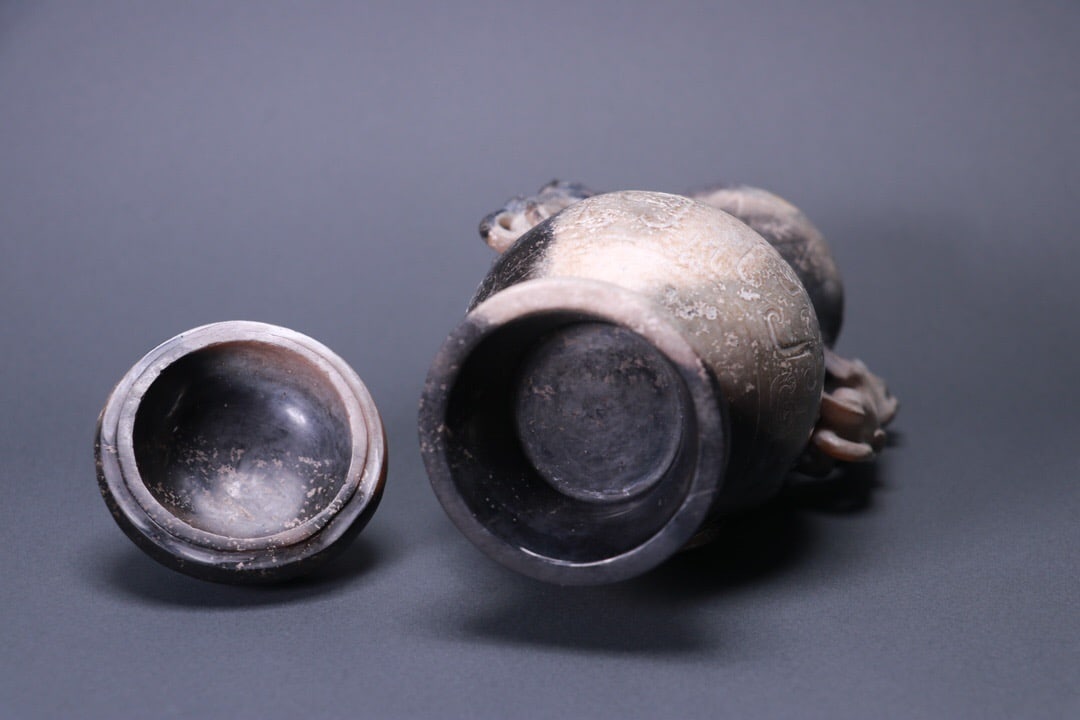 Jade Double-Eared Bottle - 4