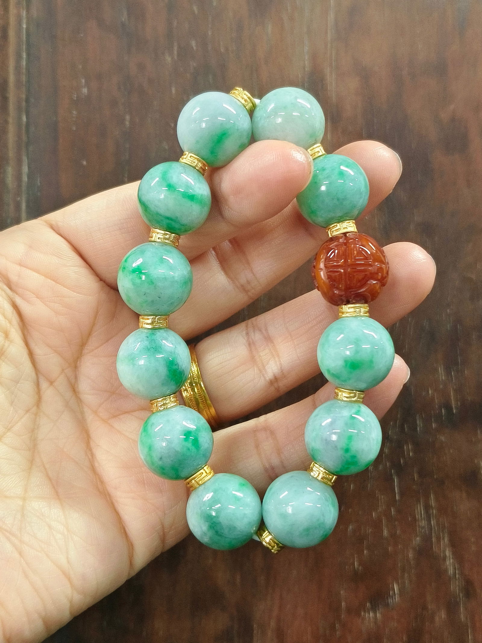 Jadeite Bracelet: 1 .45/52.7g