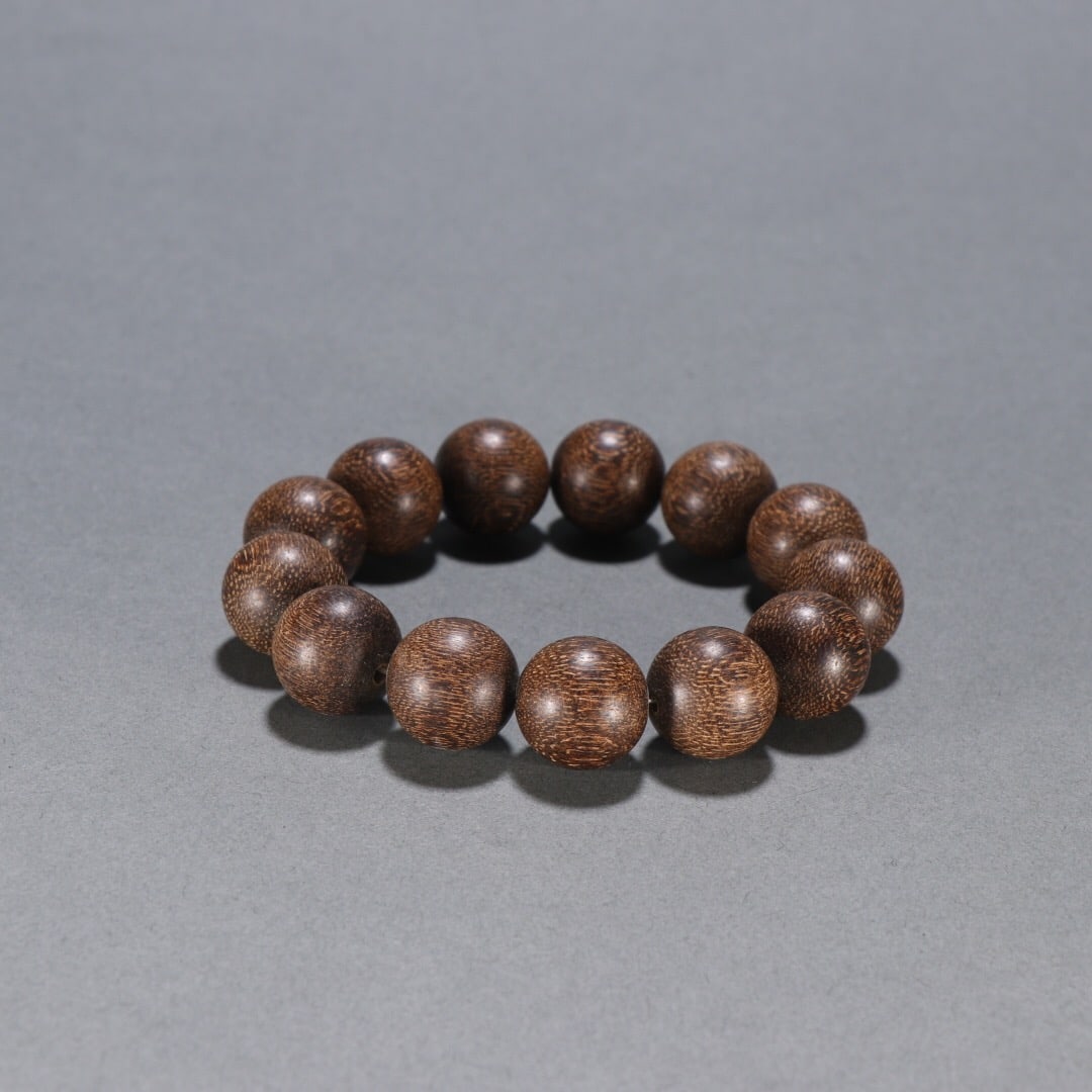 Qing Dynasty agarwood bracelet: 1.6/30g