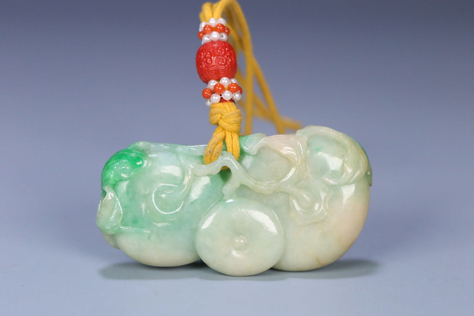 Qing Dynasty Jadeite Handheld Piece: 7.2*4*1.3/76.6g