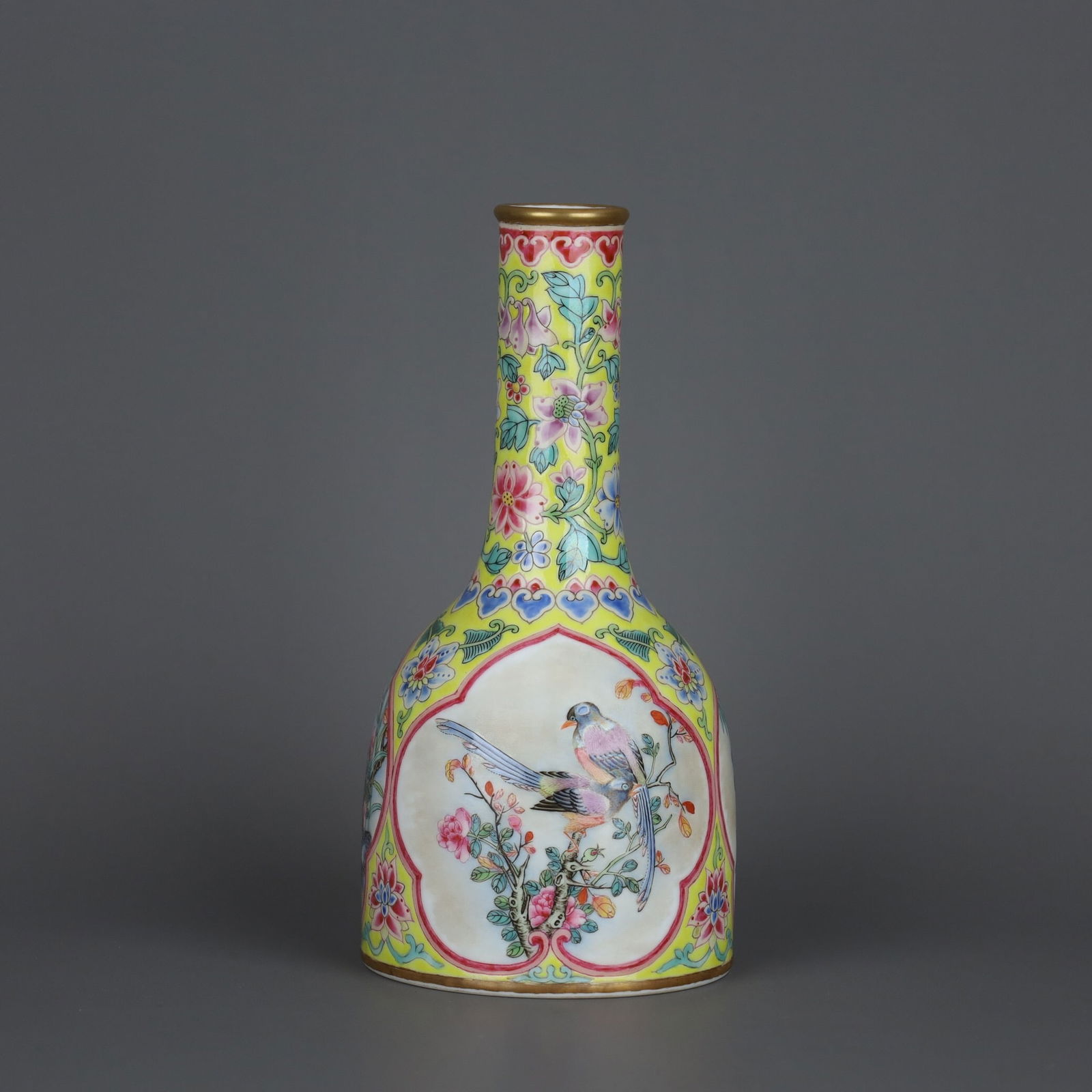 Yongzheng -mark Yellow-Ground Enamel Bell-Shaped Vase: 1 8.6*9