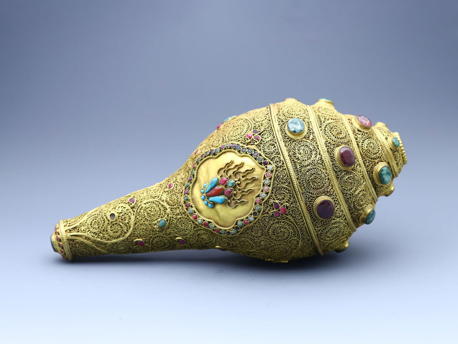 Qing Dynasty Tibetan Buddhist Silver Gilt Filigree and Gemstone Inlay Large Conch Shell: 29*12/2228.4g