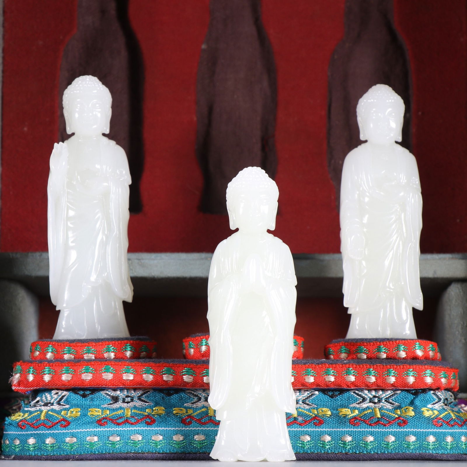 A set of Hotan Jade Buddha statues in the Qing Dynasty (1 of 1)