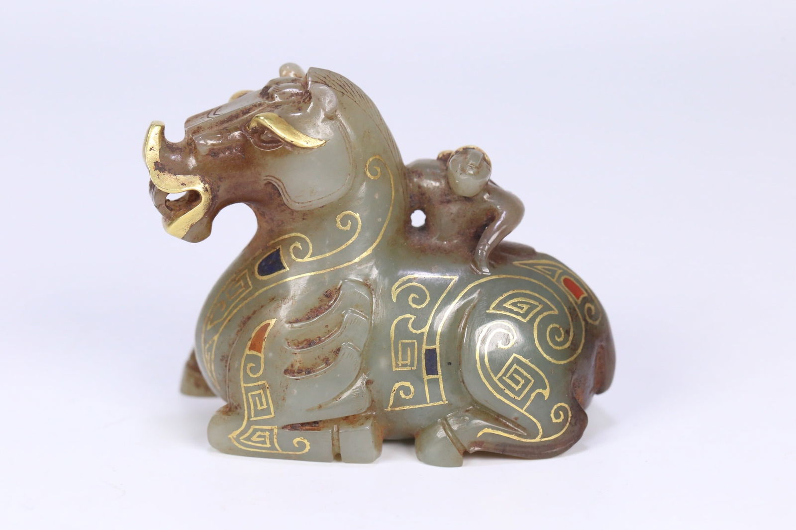 Hotan Jade jewel inlaid decorations: 7.9*4.3*6.3/242g